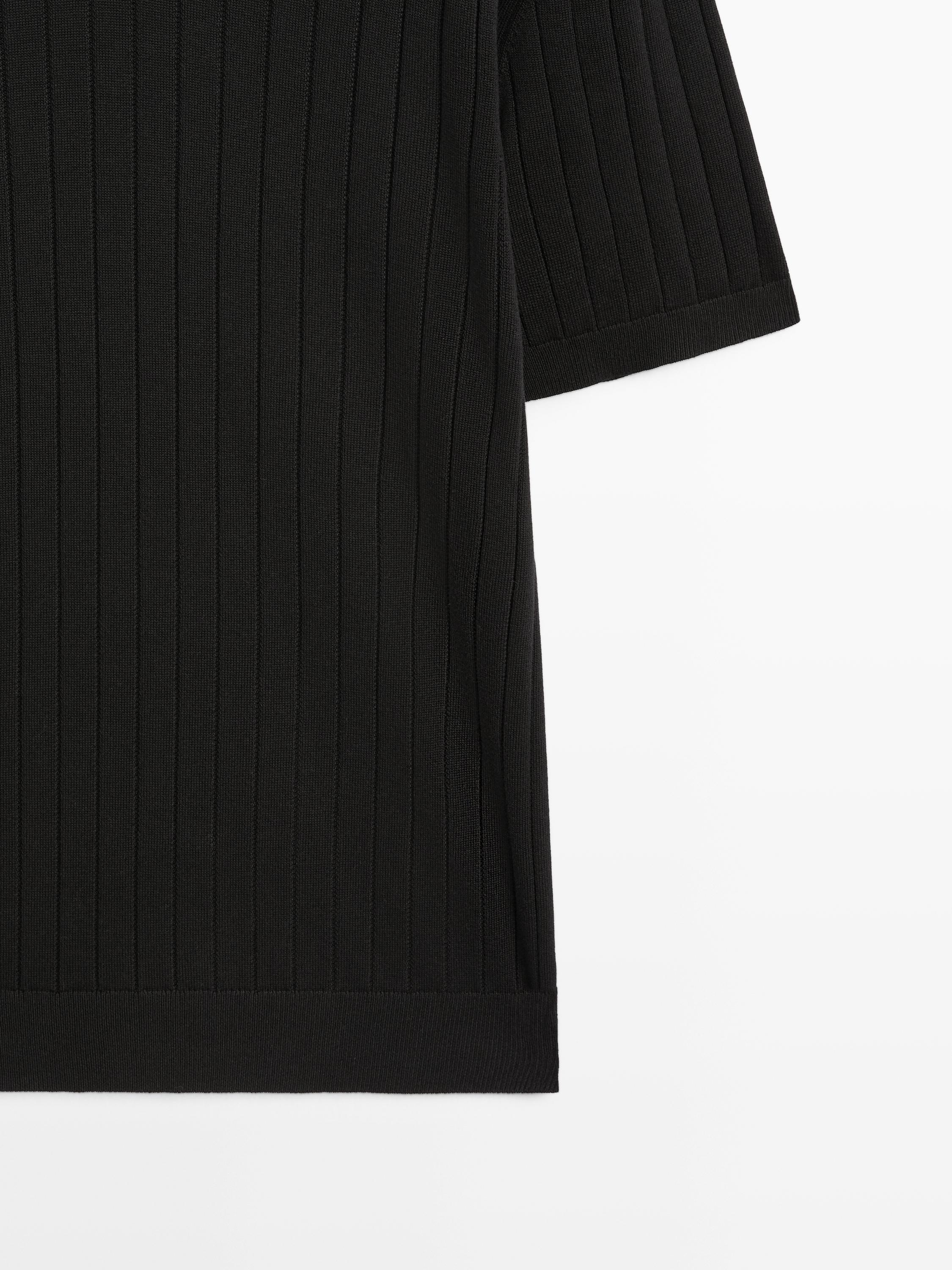 Ribbed knit polo shirt