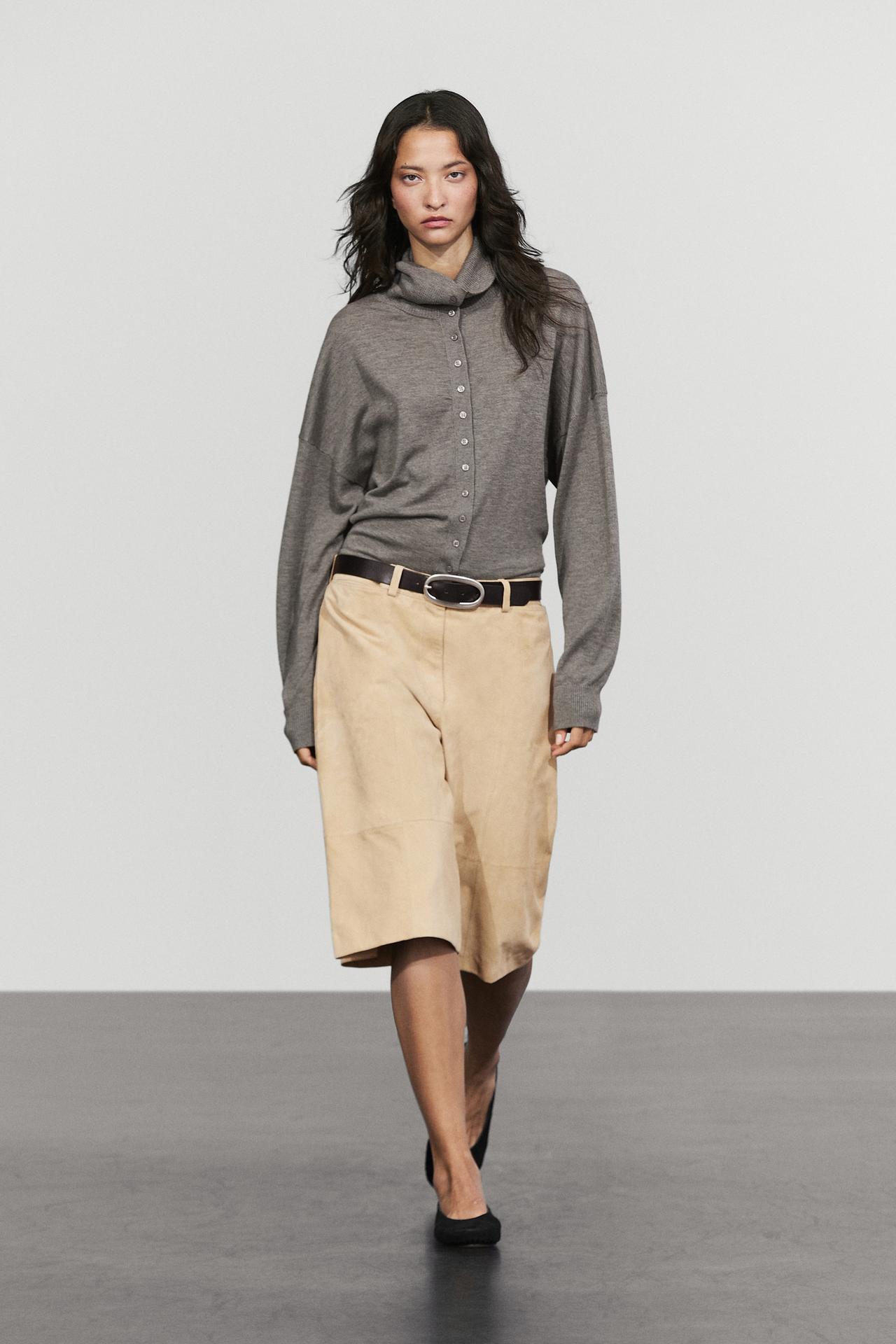 Long suede leather Bermuda shorts — BEIGE