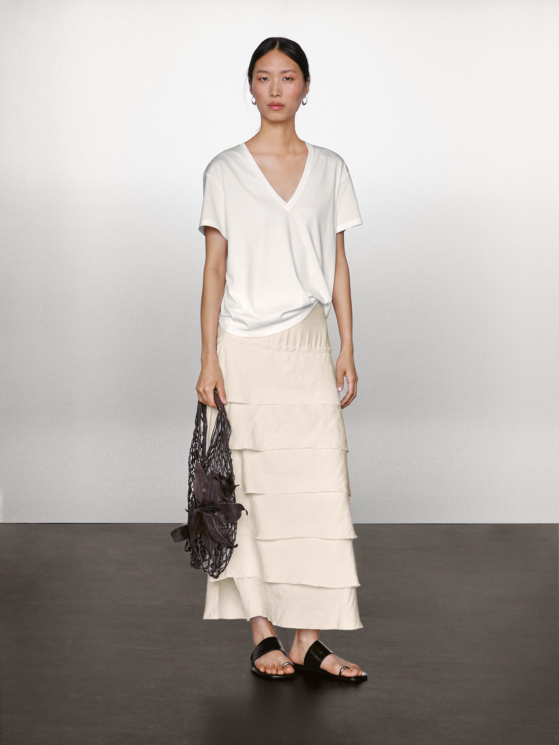 Flowing V-neck T-shirt — WHITE