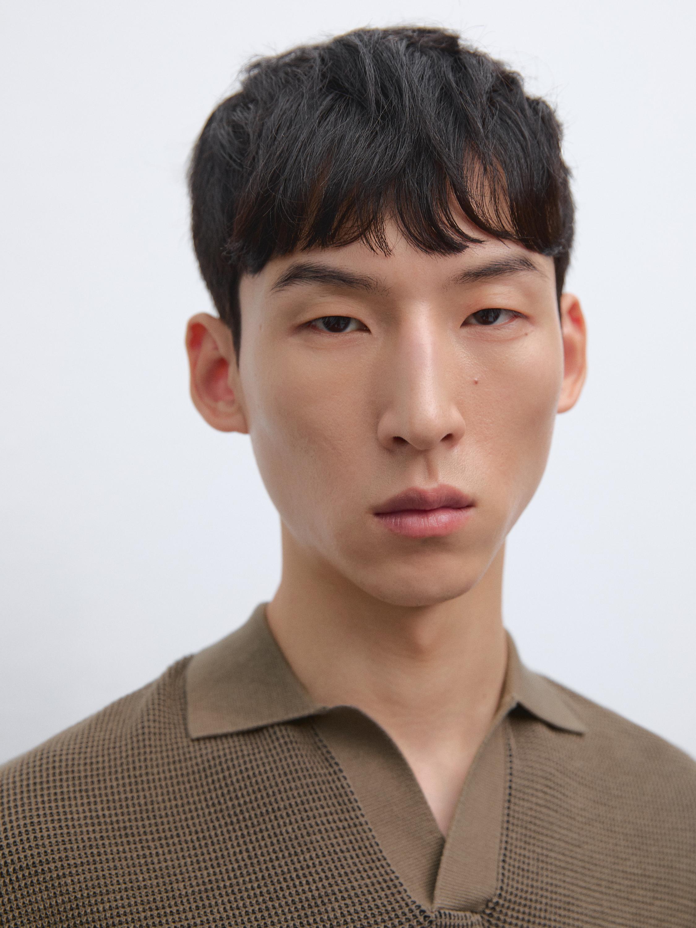 Textured knit V-neck polo shirt