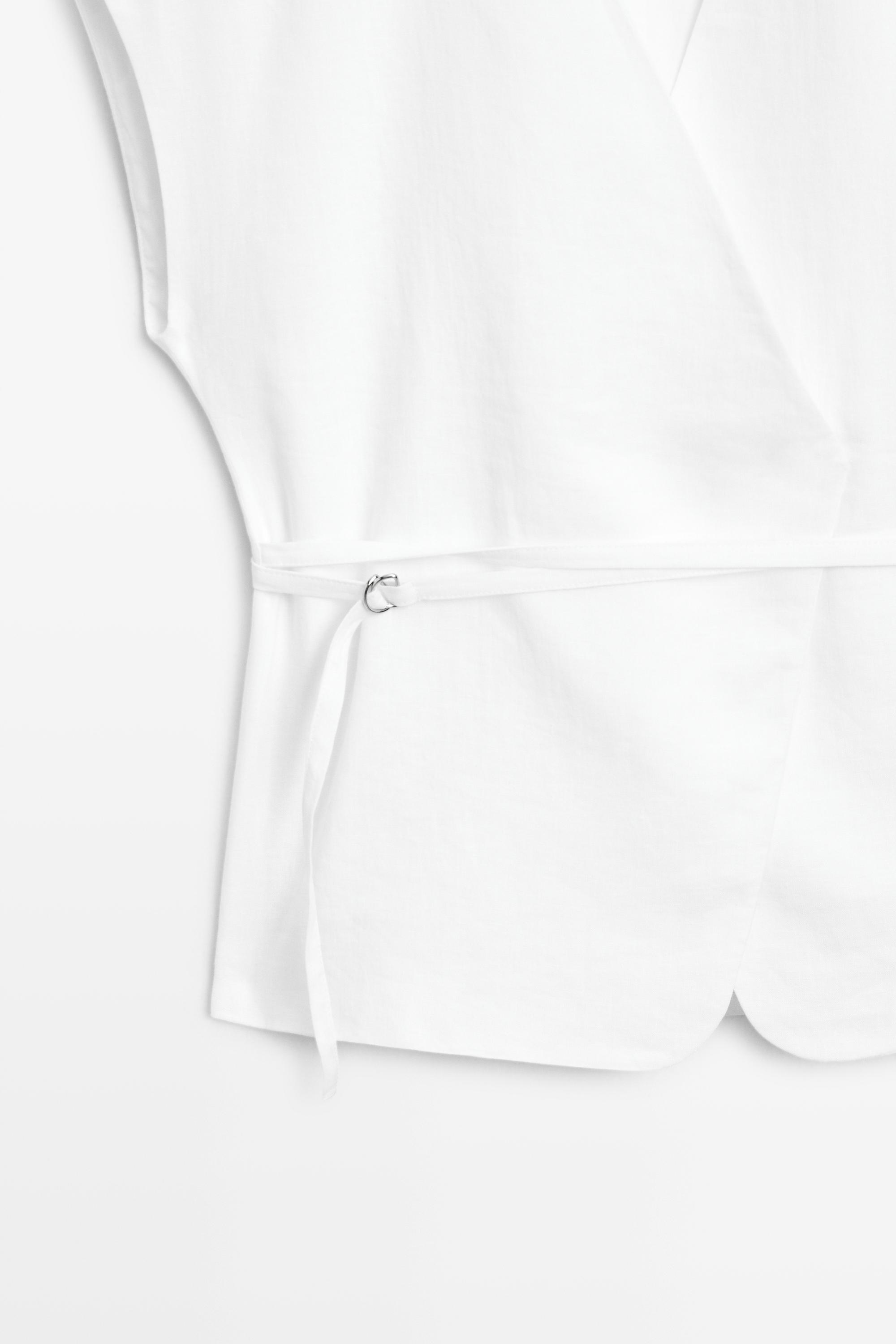 100% linen surplice waistcoat with tie detail — Off white