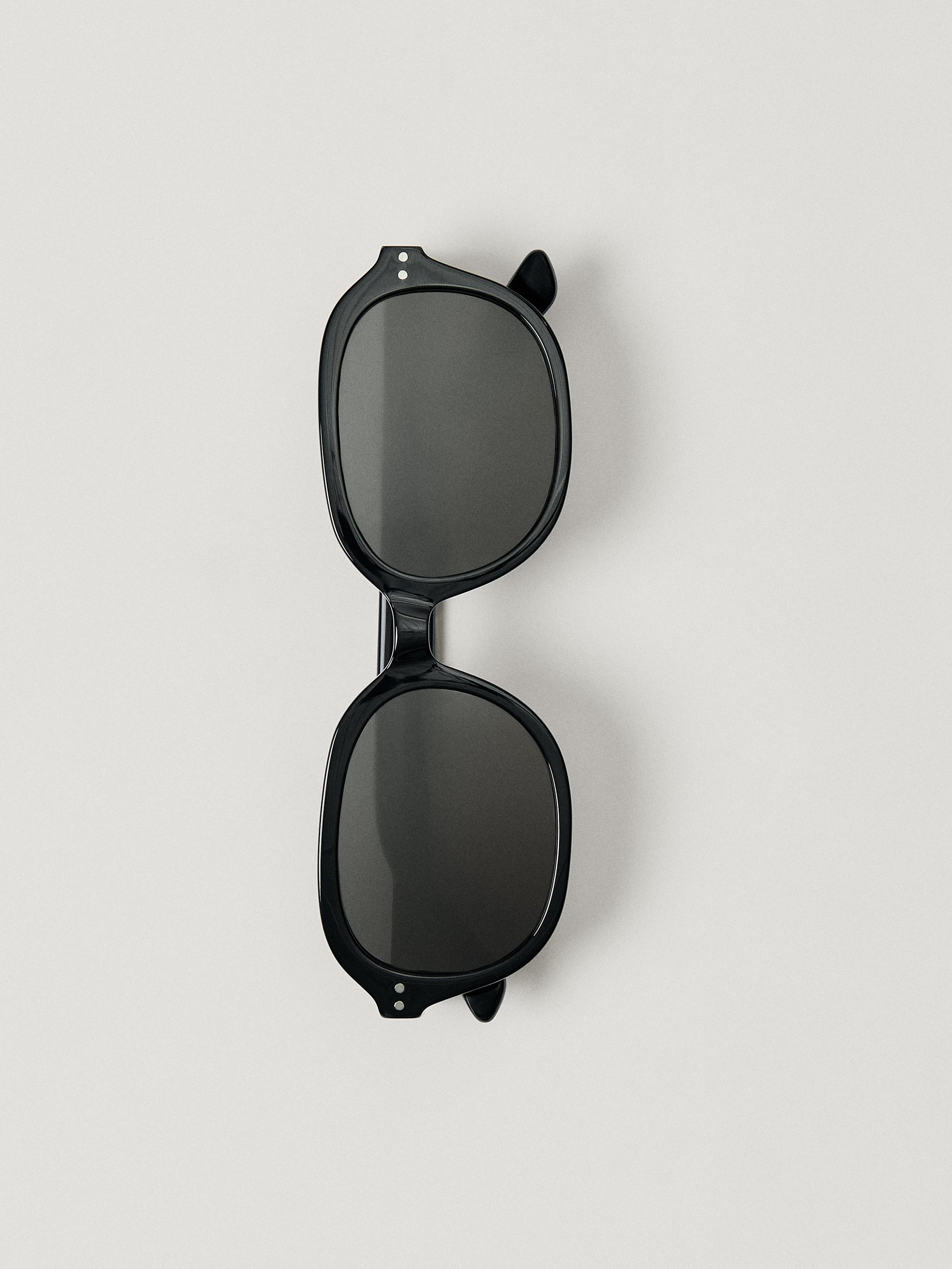 Oval sunglasses