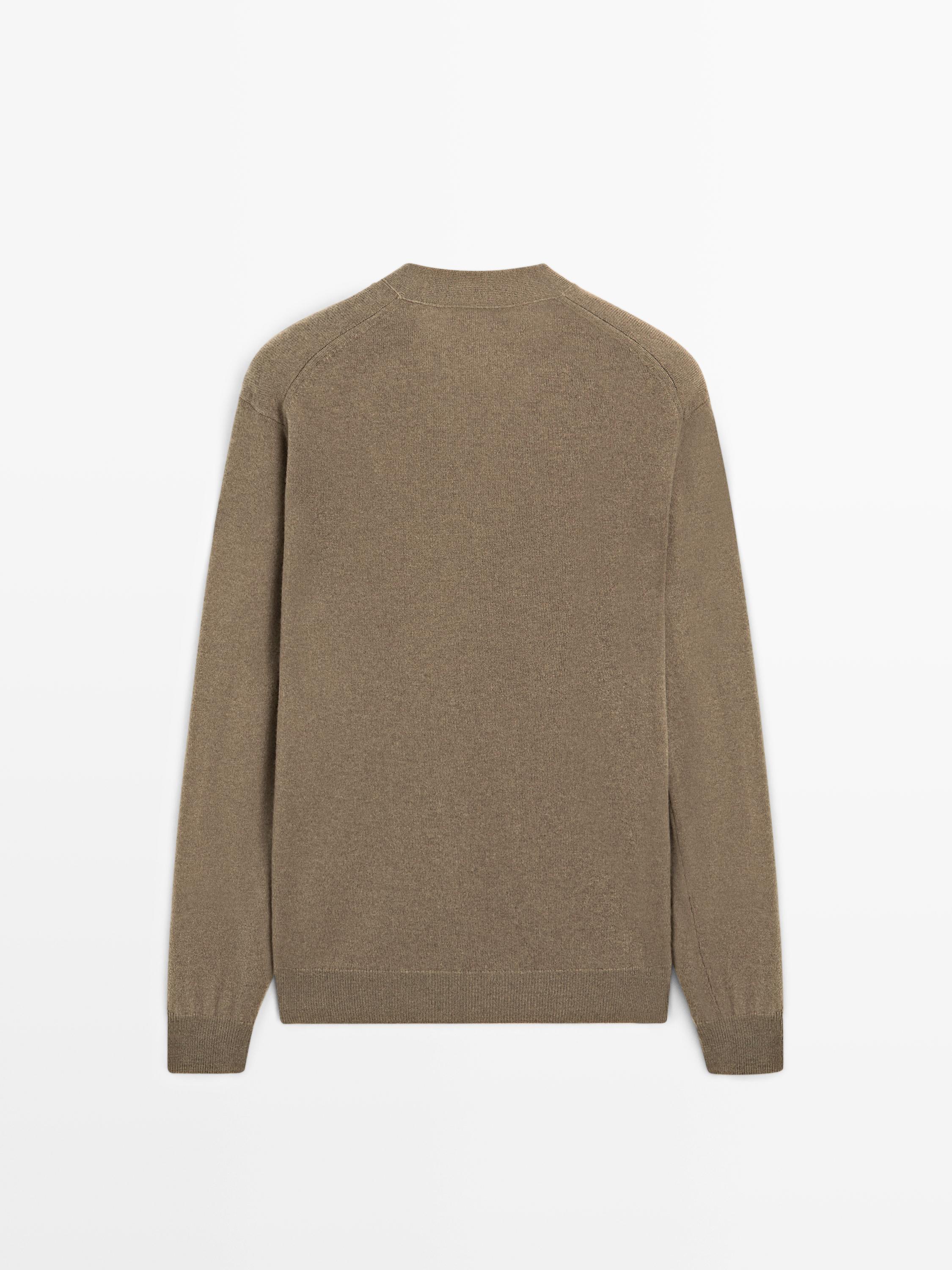 Cardigan de malha com decote em bico em mistura de fazenda