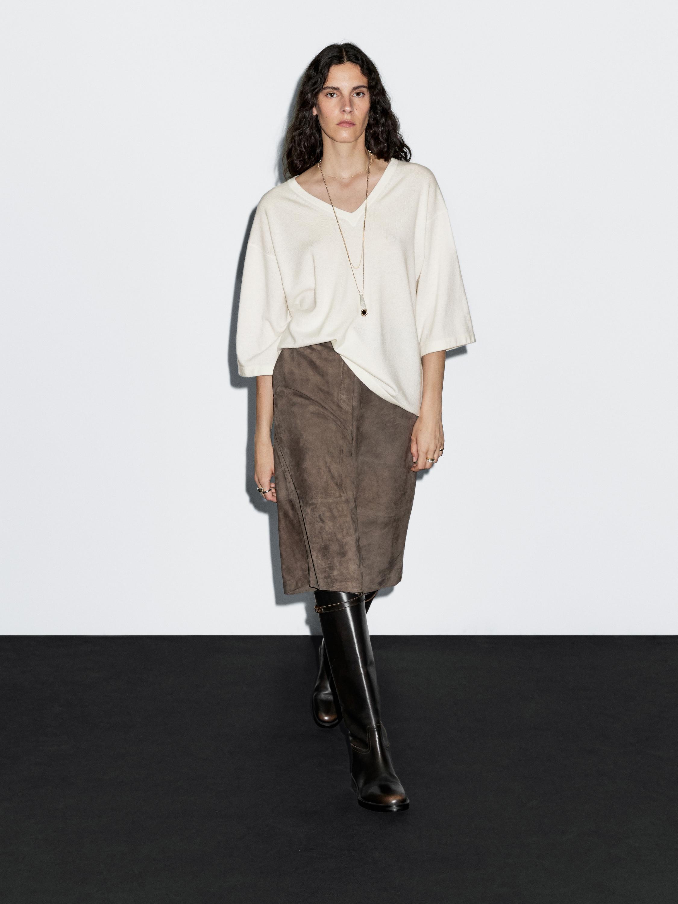 Long suede leather Bermuda shorts