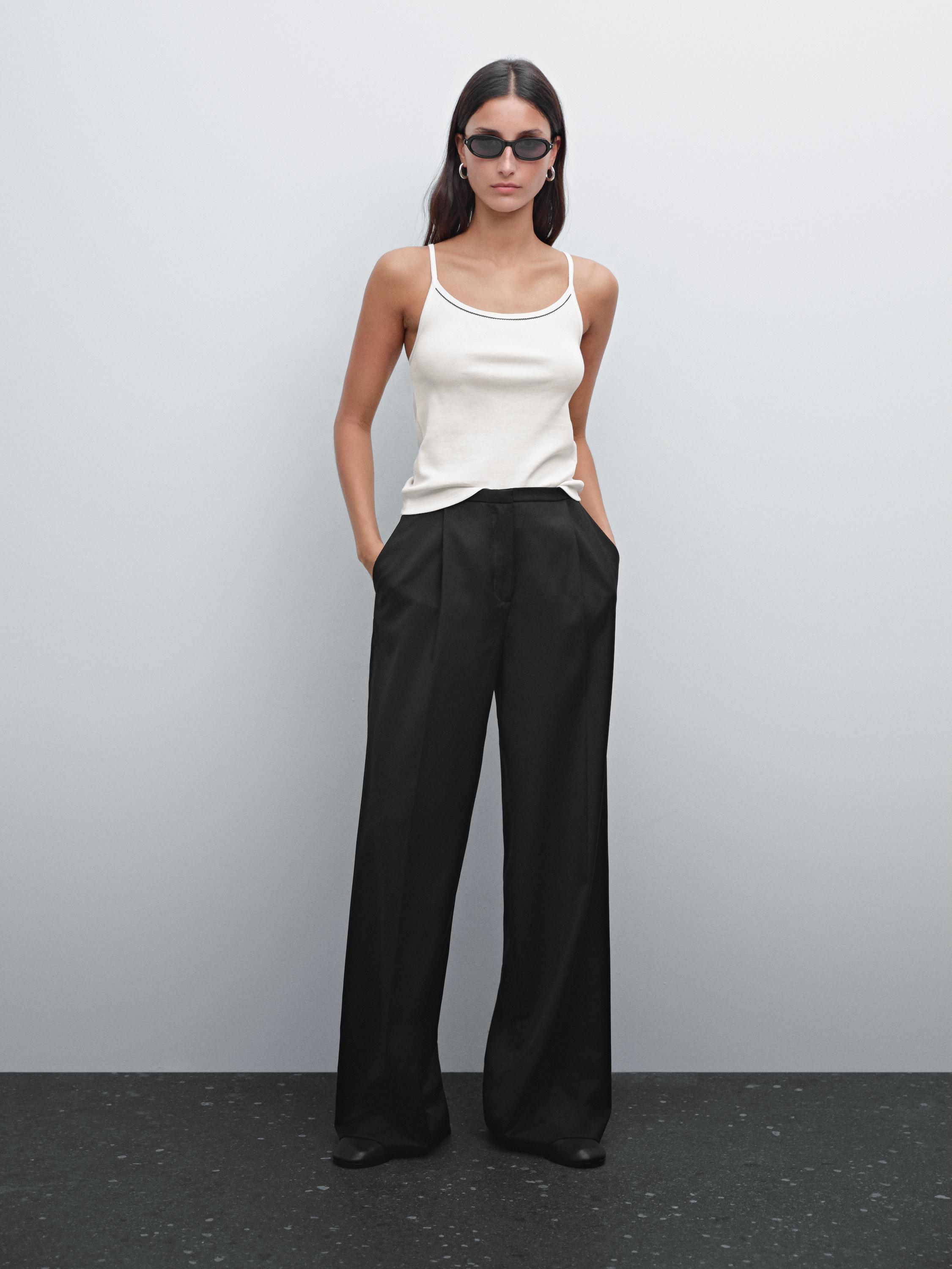 توب محاك بحمالات وحافة دانتيل