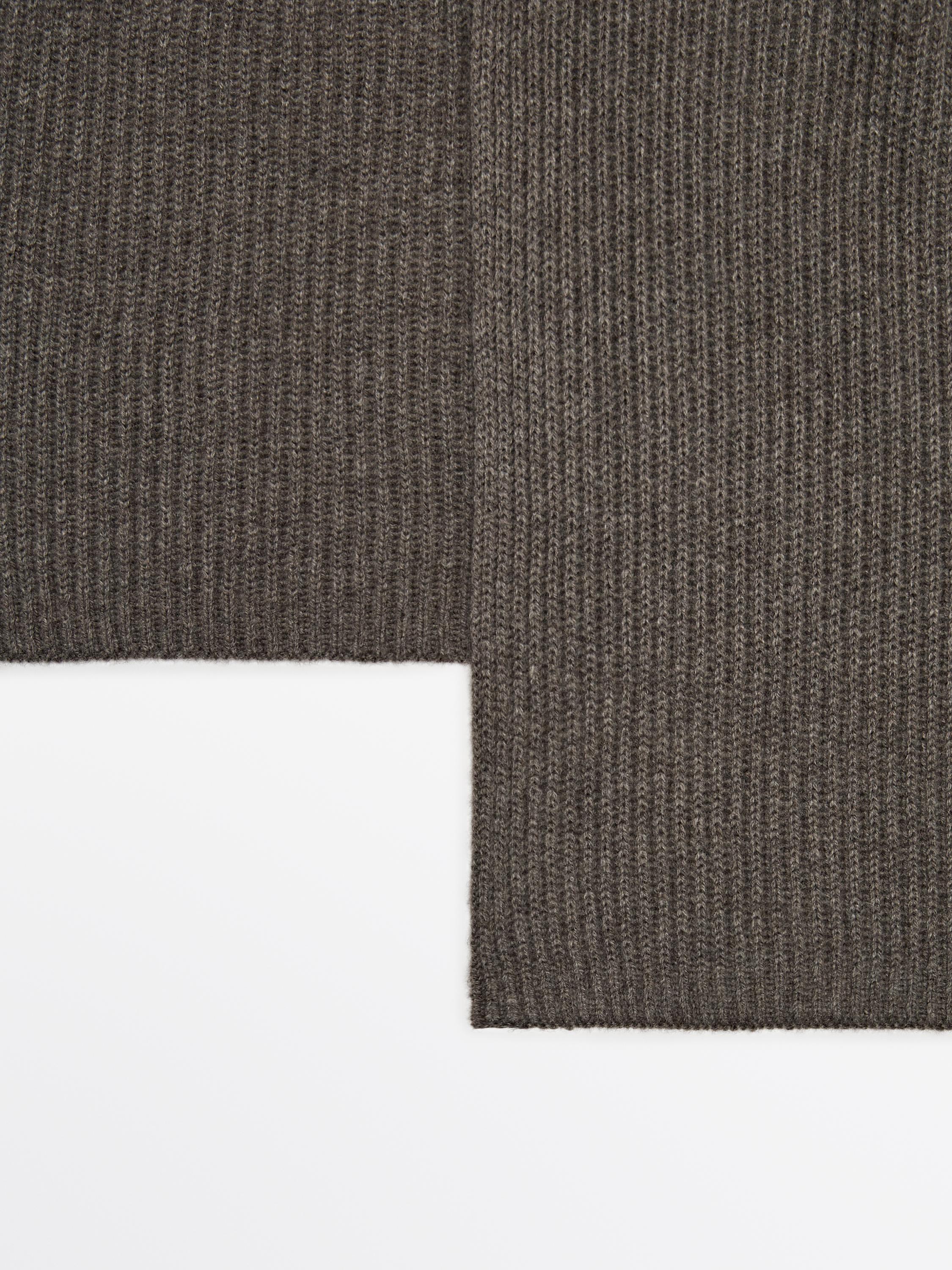Ribbed 100% cashmere scarf