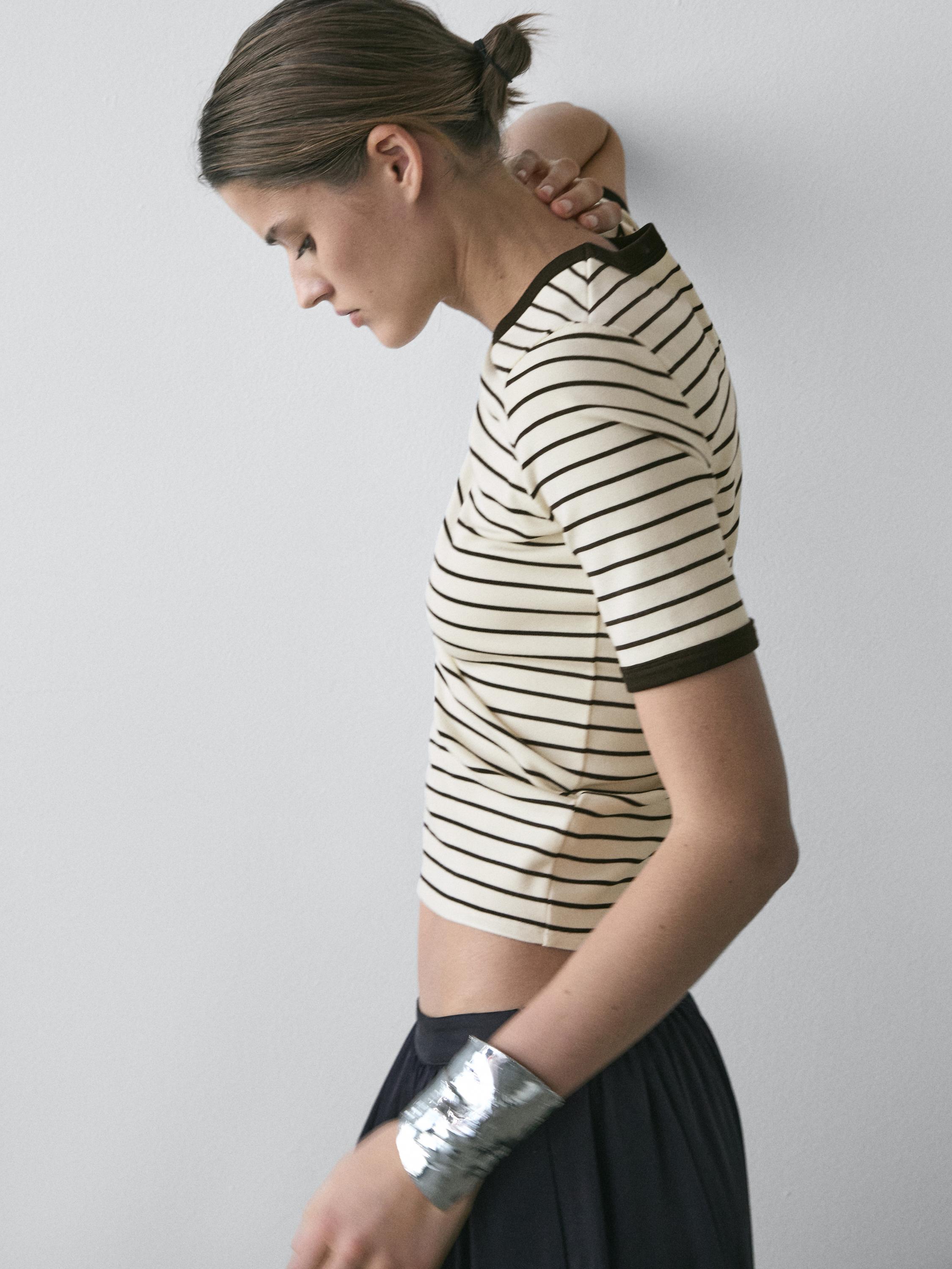 Short sleeve T-shirt with contrast stripes — Off white