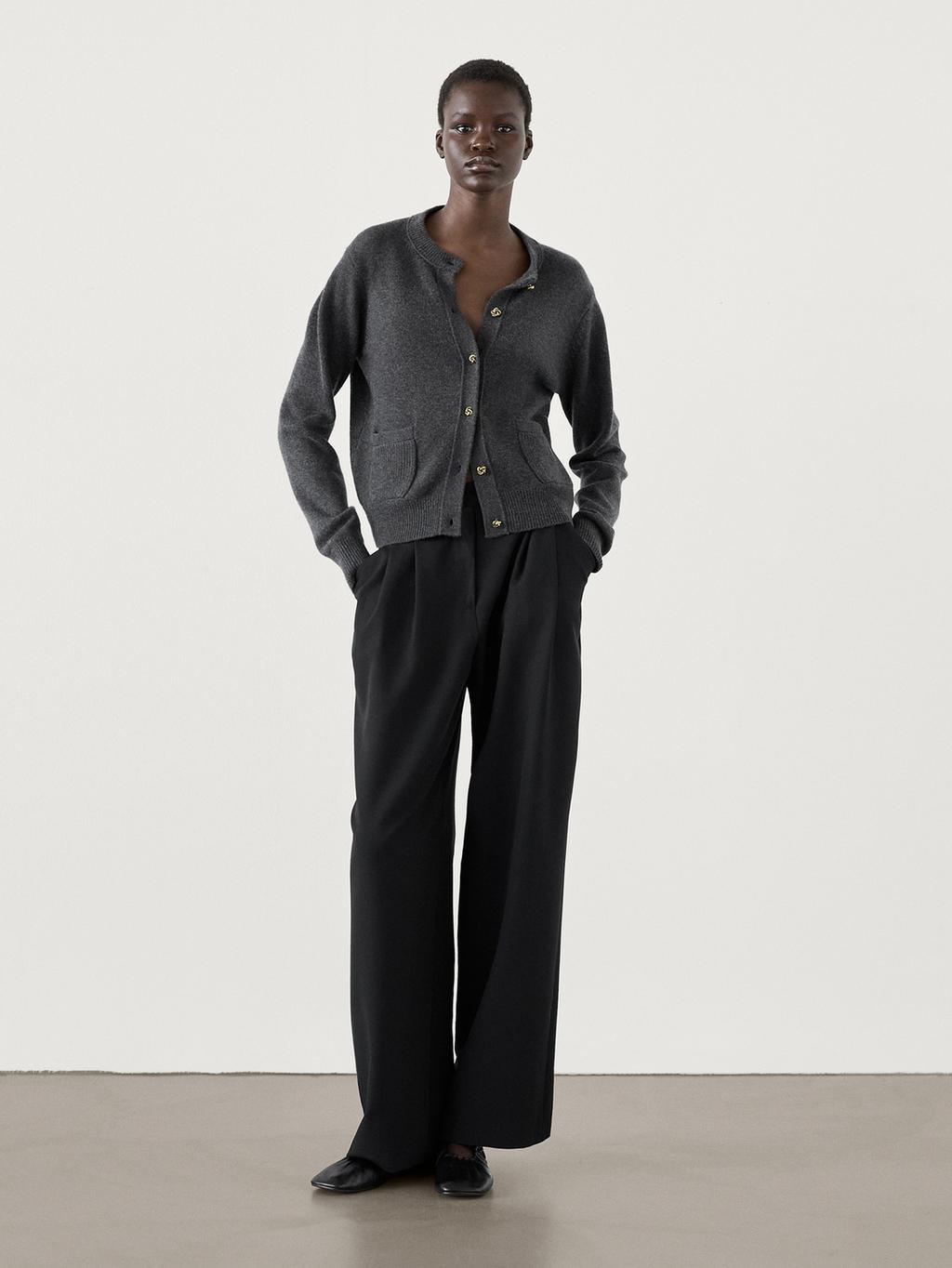 Wool blend buttoned cardigan · Mørk Grå, Sort, Råhvid · Toppe Og Andet ...