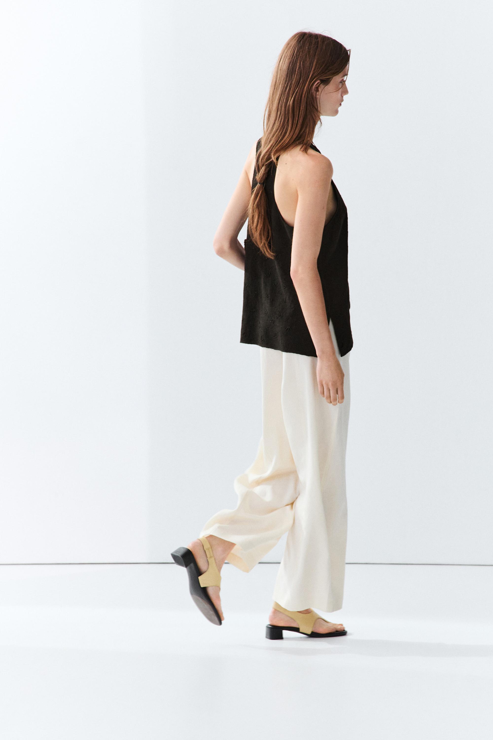 Flowing top with embroidery — BLACK