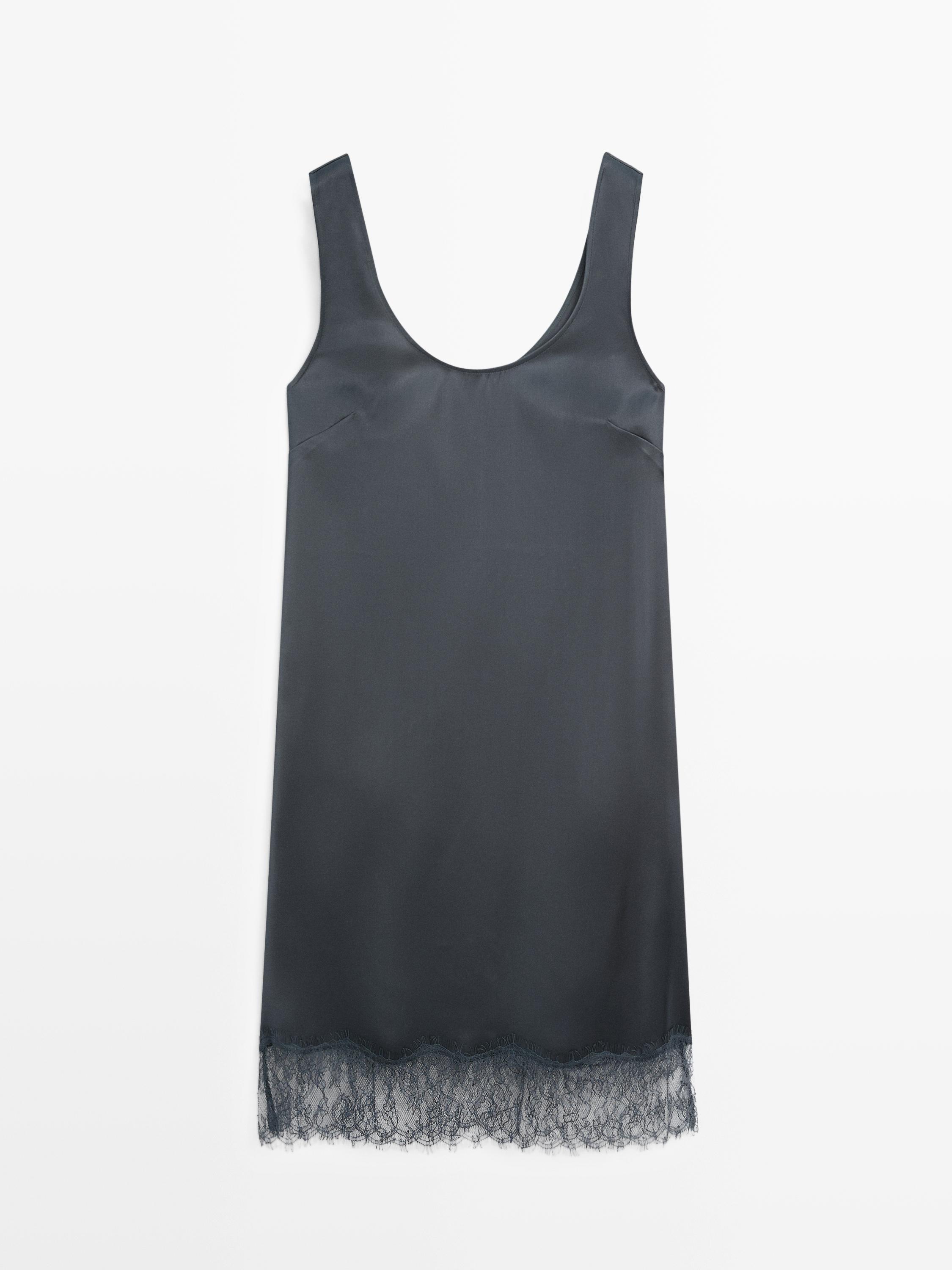Vestido corto fluido satinado