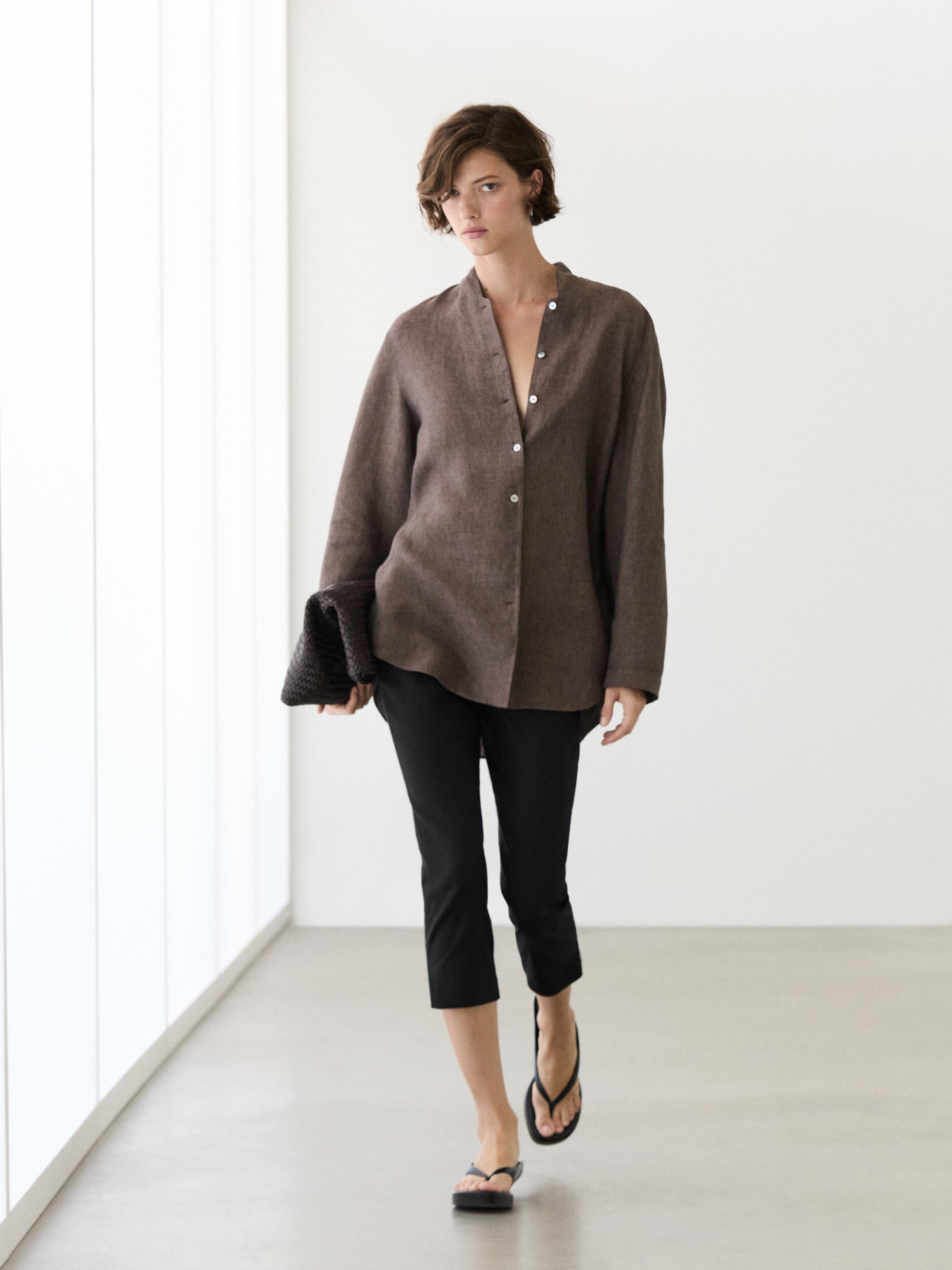 100% linen V-neck shirt — BROWN