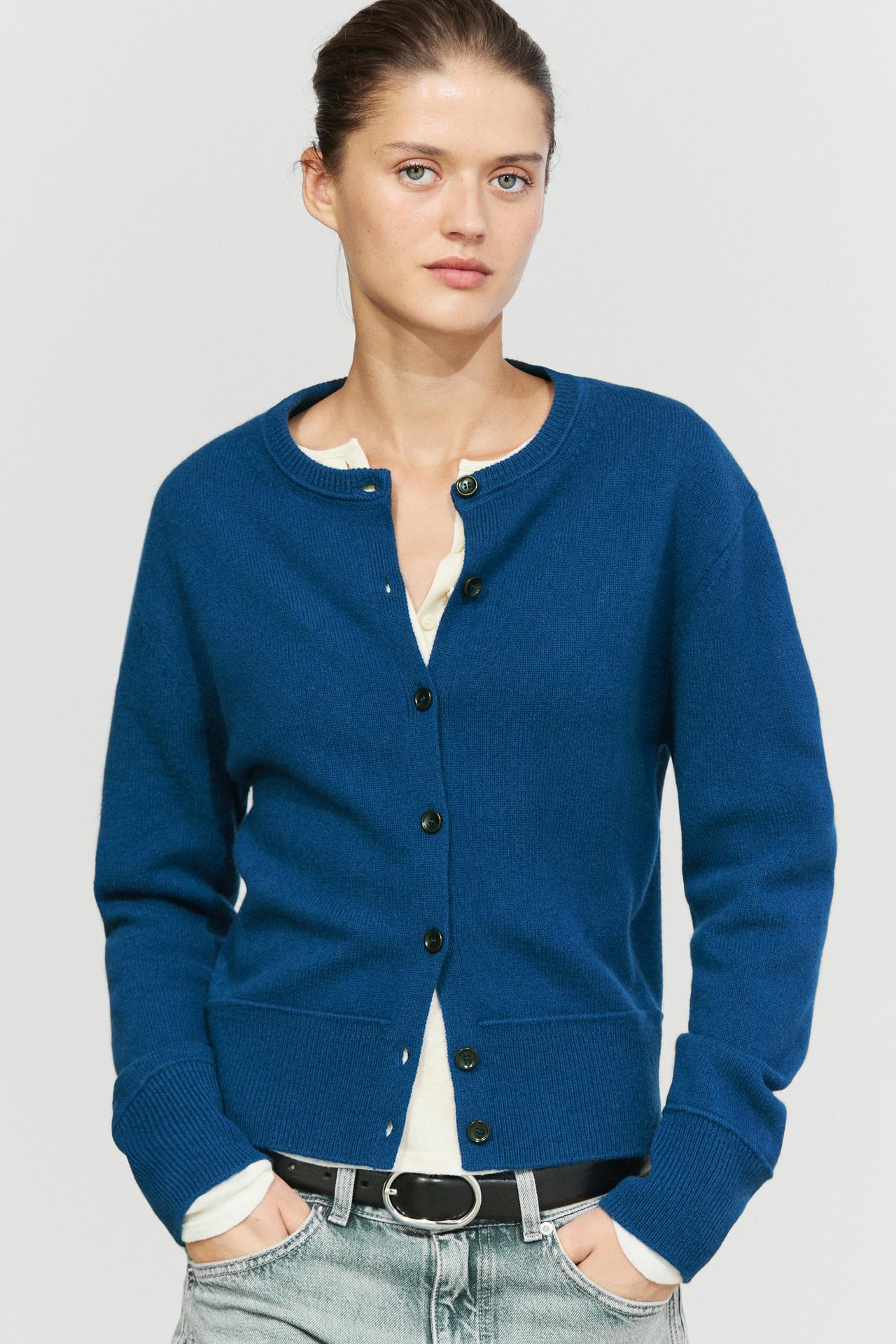 100% Wool Short Knit Cardigan — BLUE