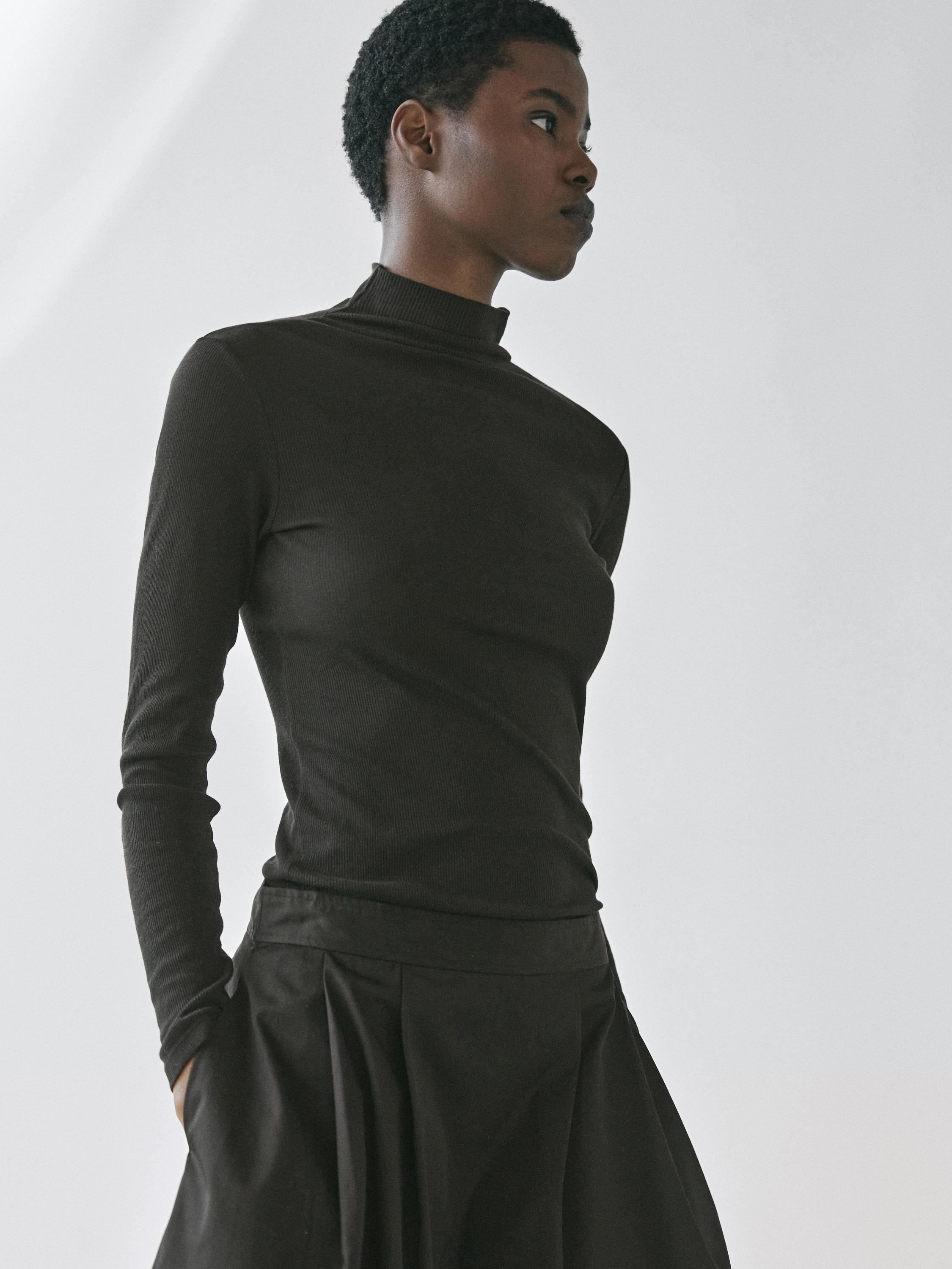 Ribbed long sleeve cotton T-shirt