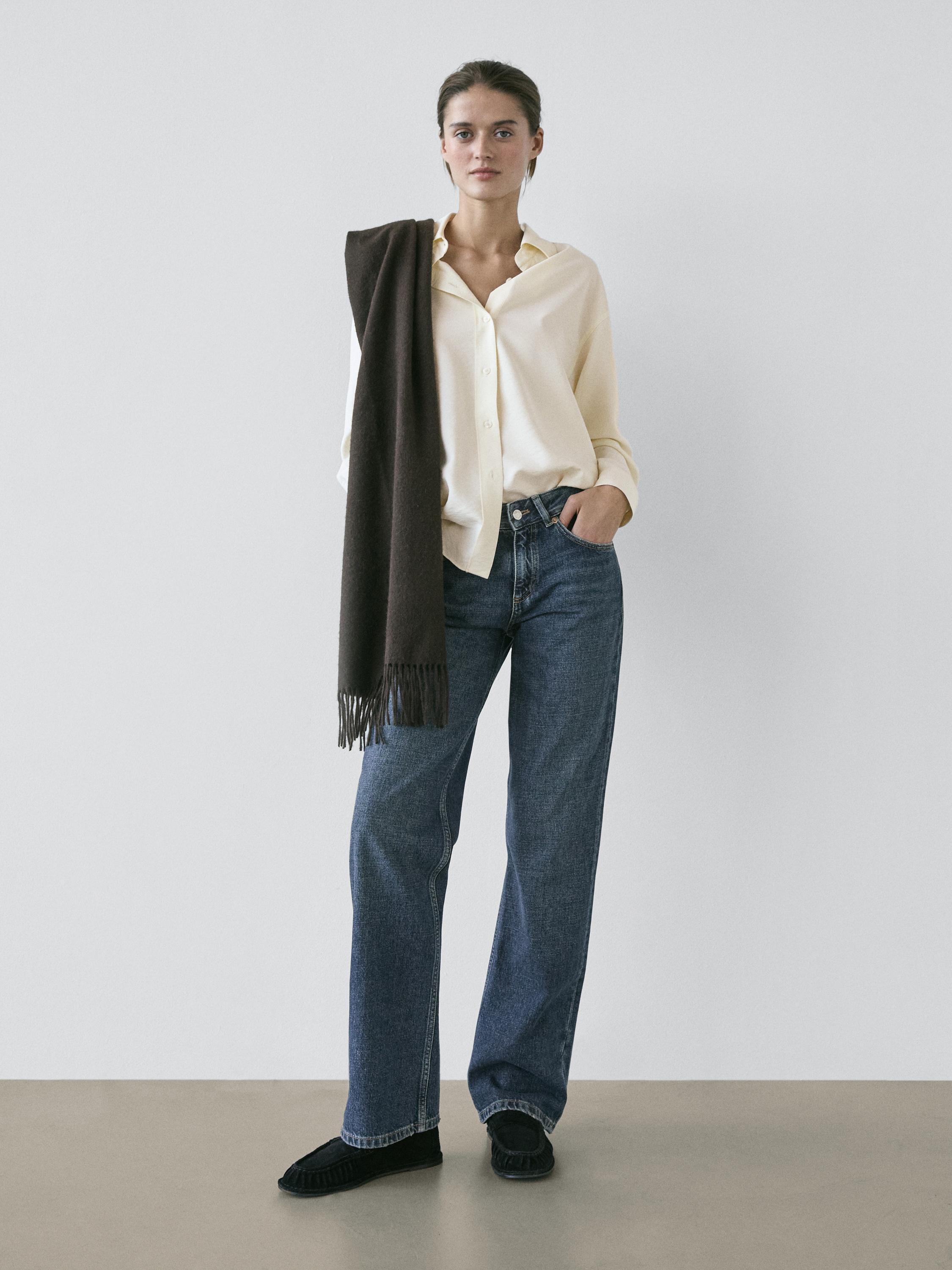 Low-waist straight-leg jeans with turn-up