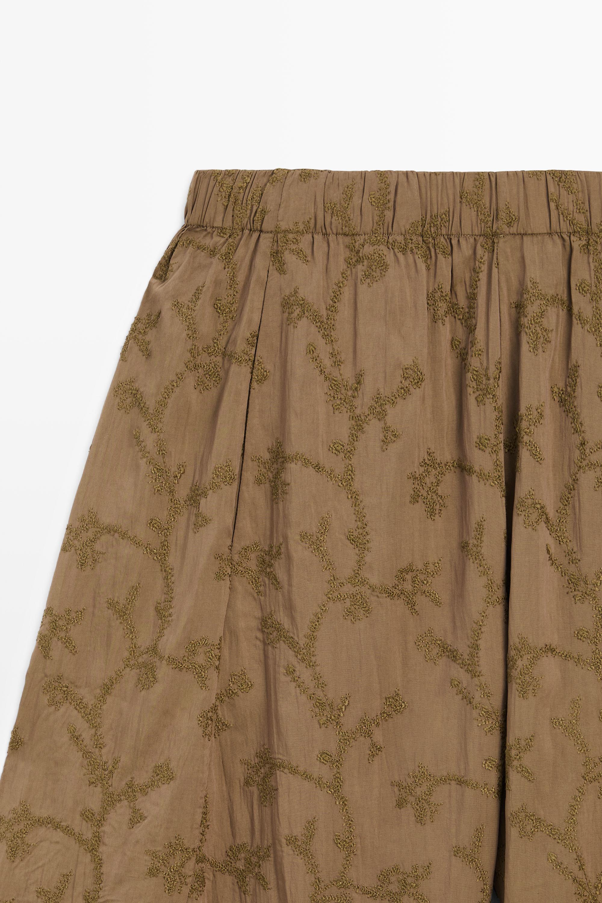 Trousers with embroidered detail and elastic waistband — KHAKI