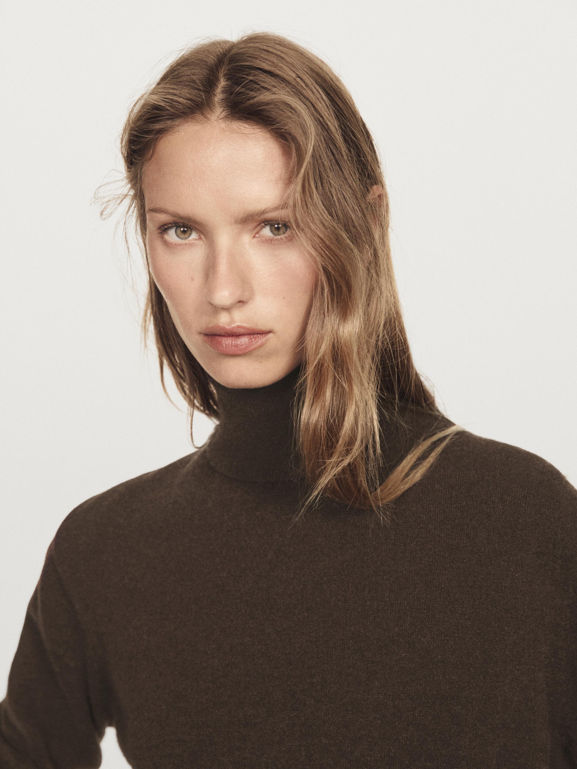 Knit 100% cashmere turtleneck sweater