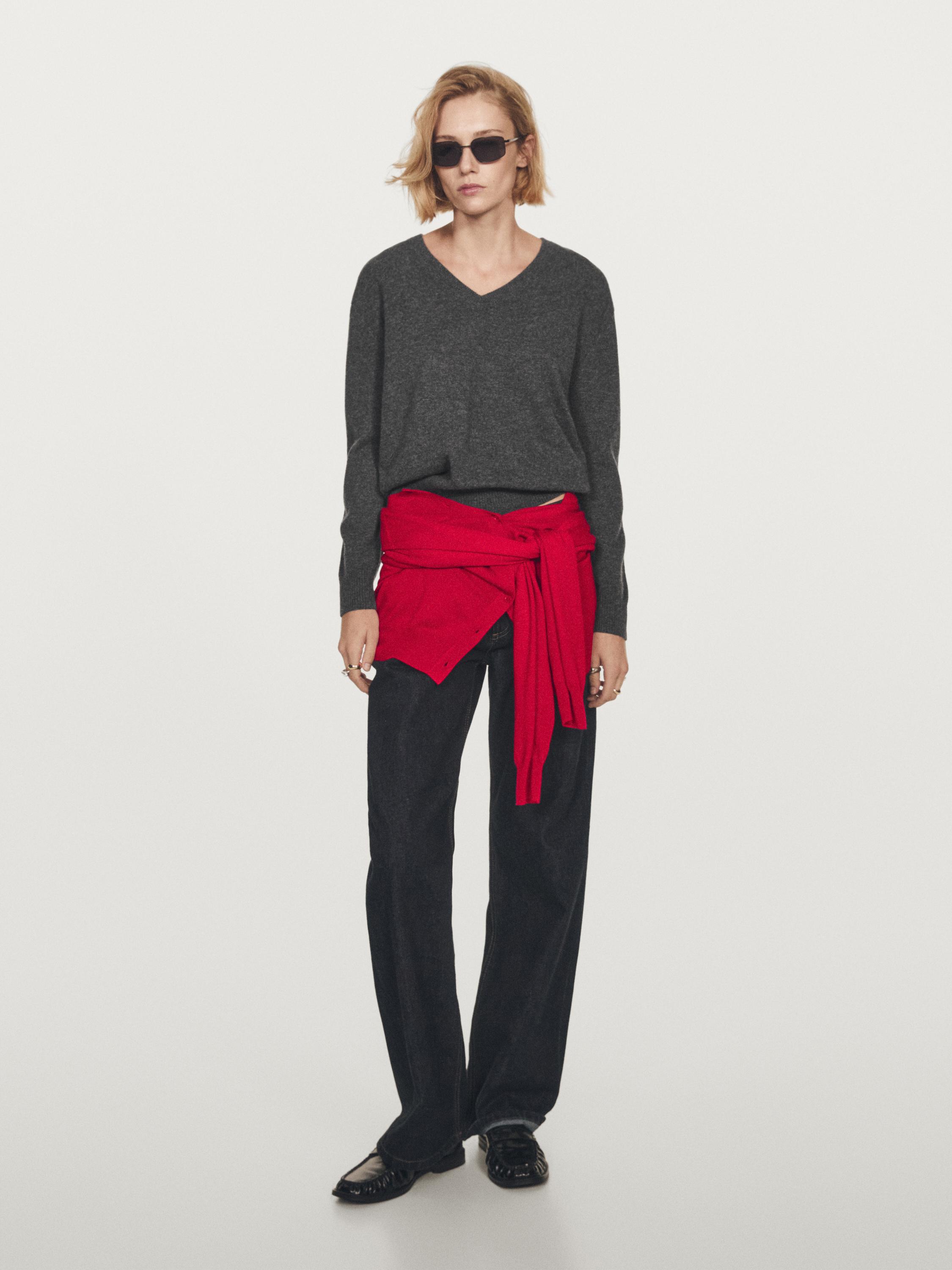 Knit 100% cashmere V-neck sweater