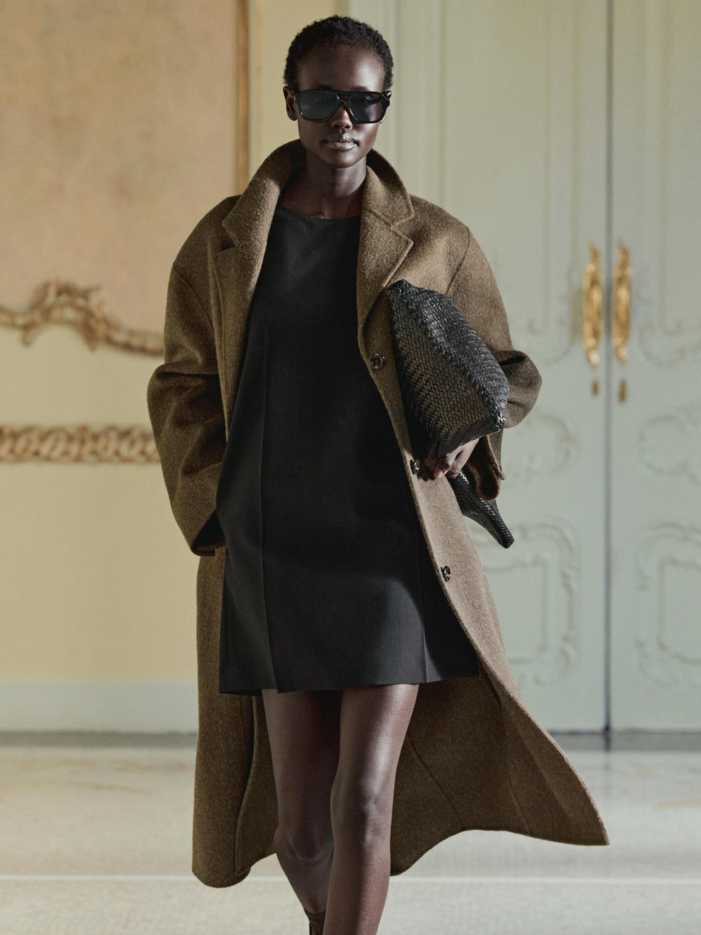 فستان قصير من الصوف المخلوط