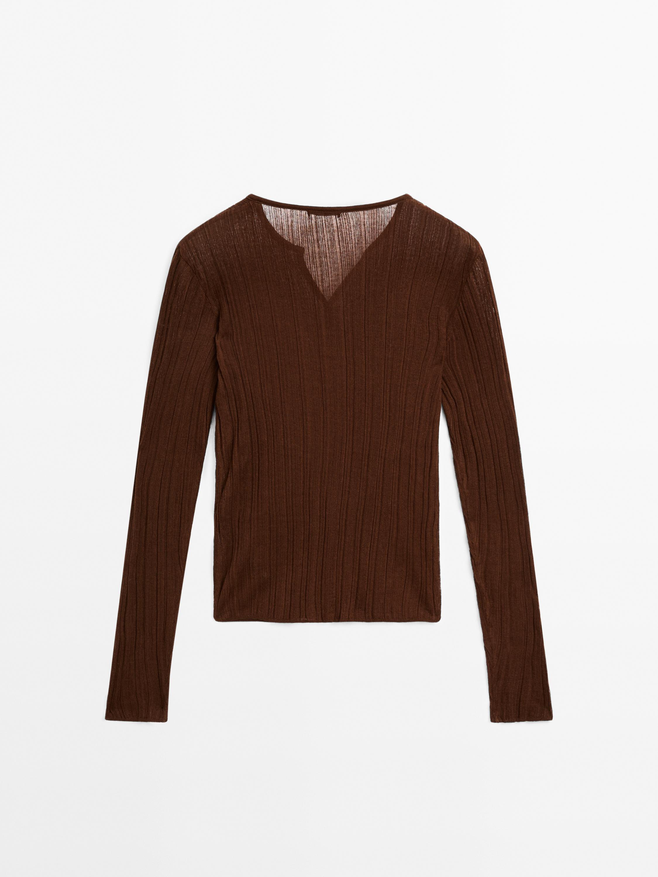 Prążkowana koszulka z długim rękawem