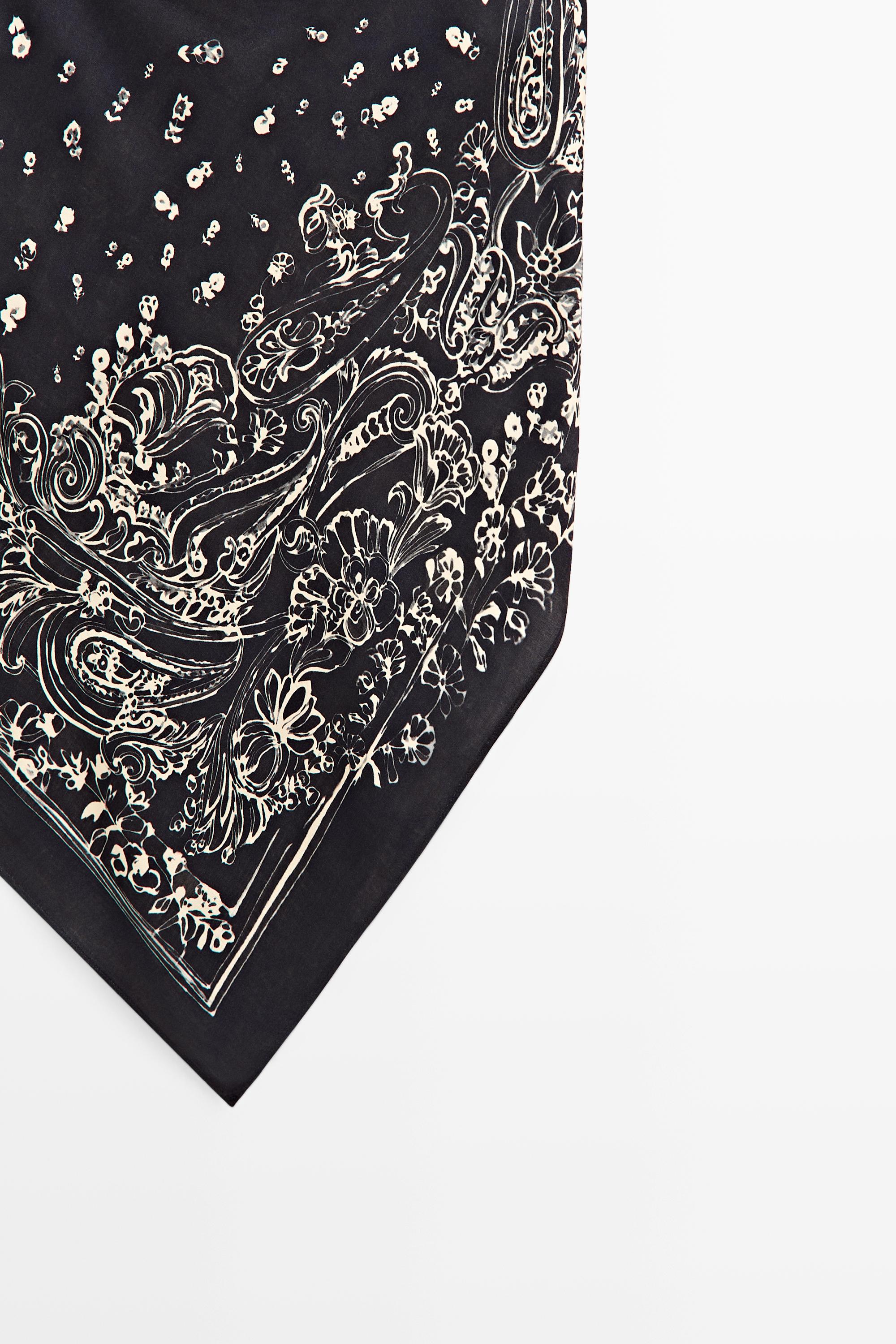 Flowing paisley top — Blue