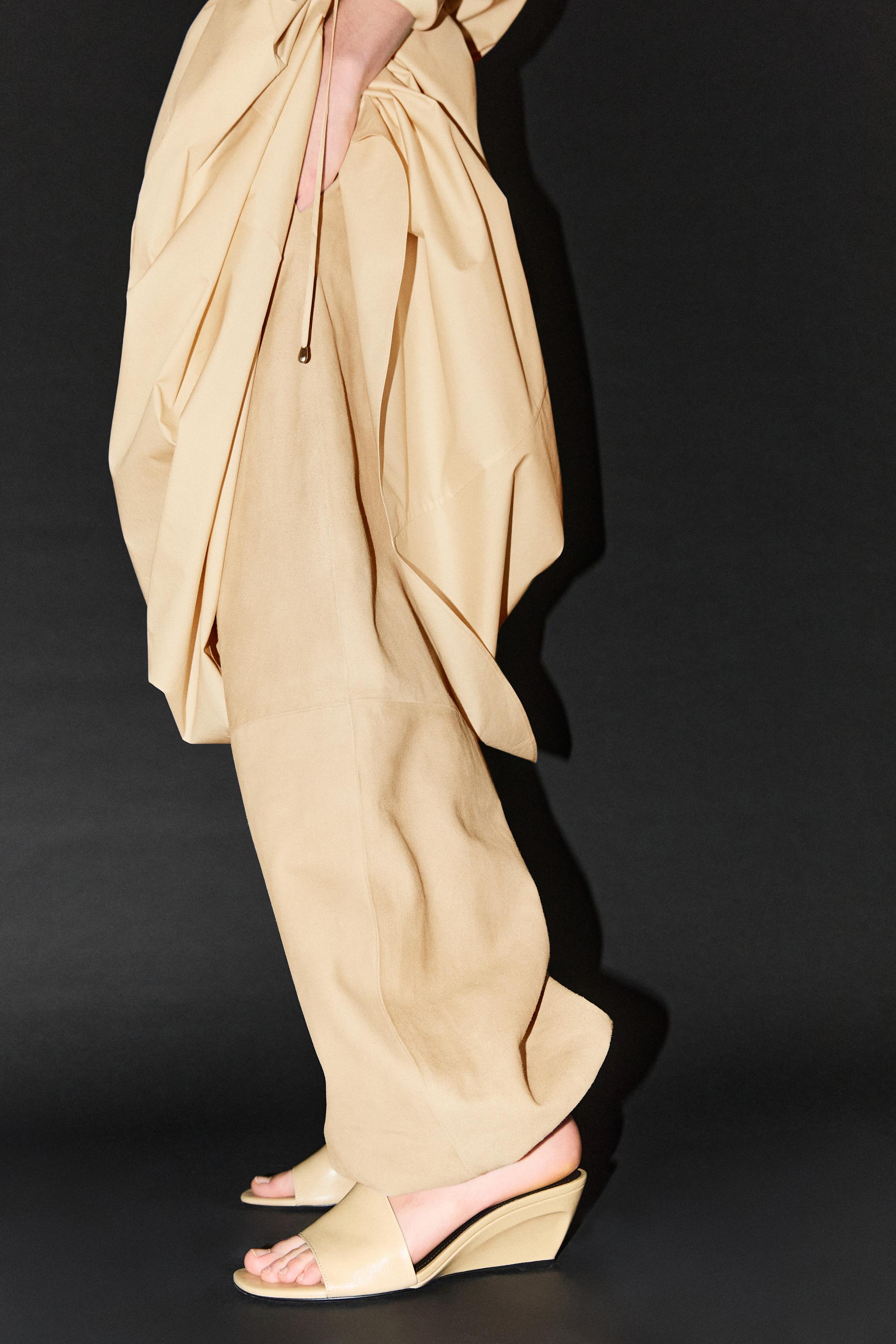 Suede leather sarouel trousers — Vanilla