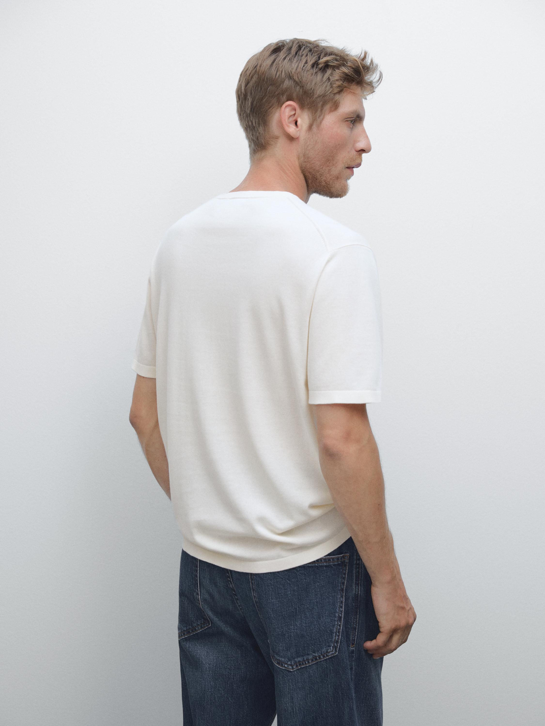 100% cotton knit T-shirt