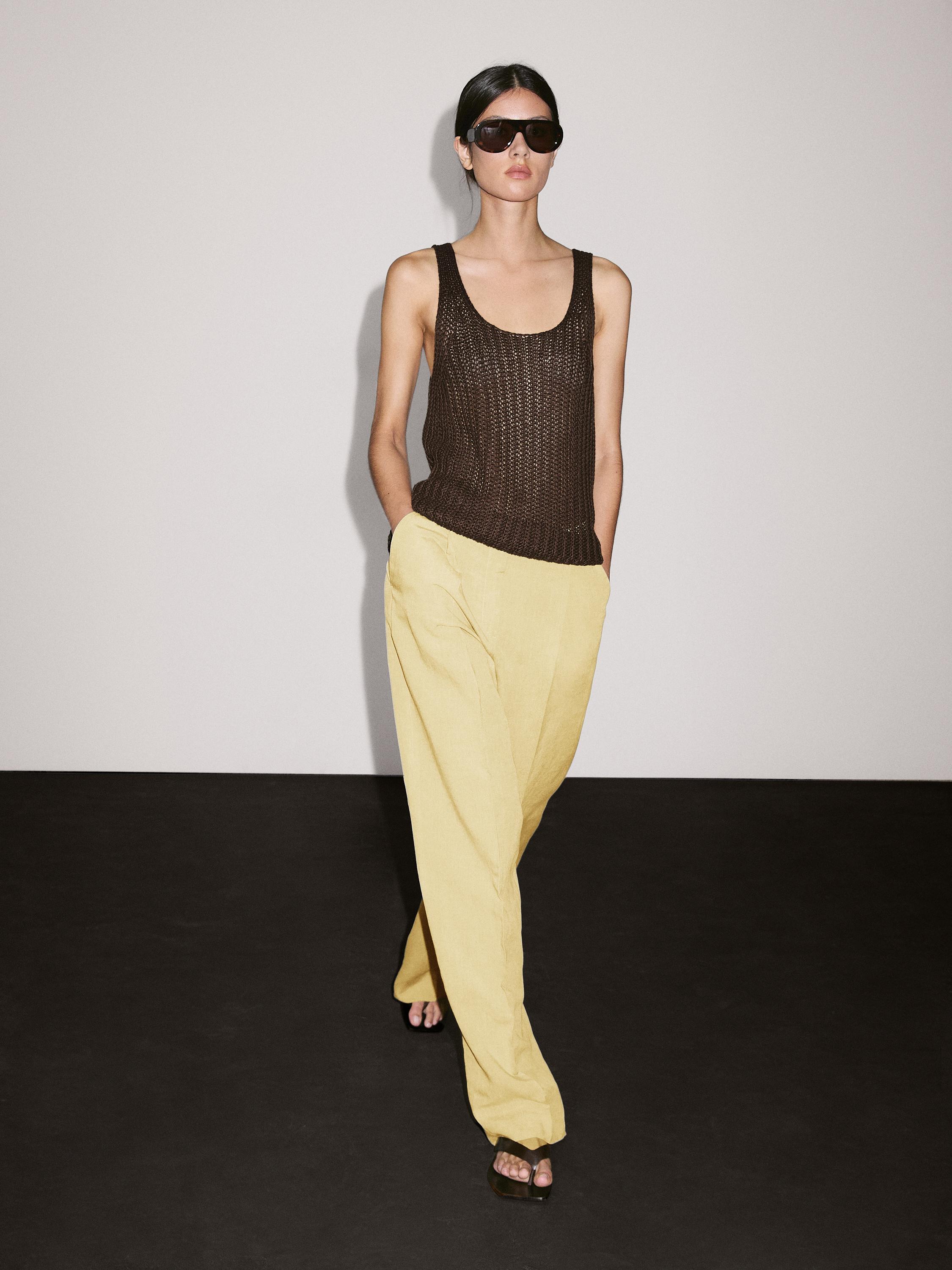 Linen knit top with round neckline