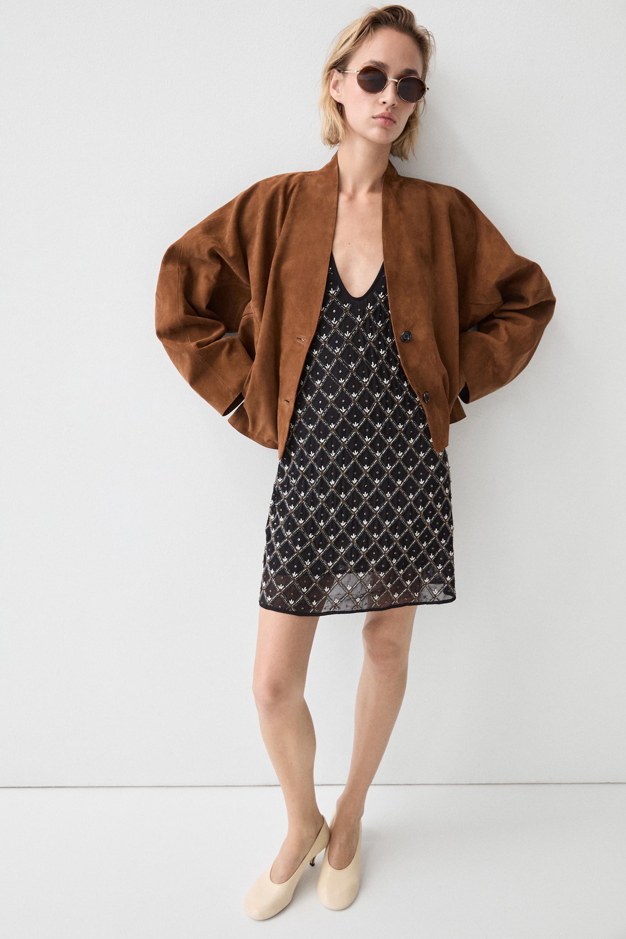 Suede V-neck balloon jacket — CAMEL