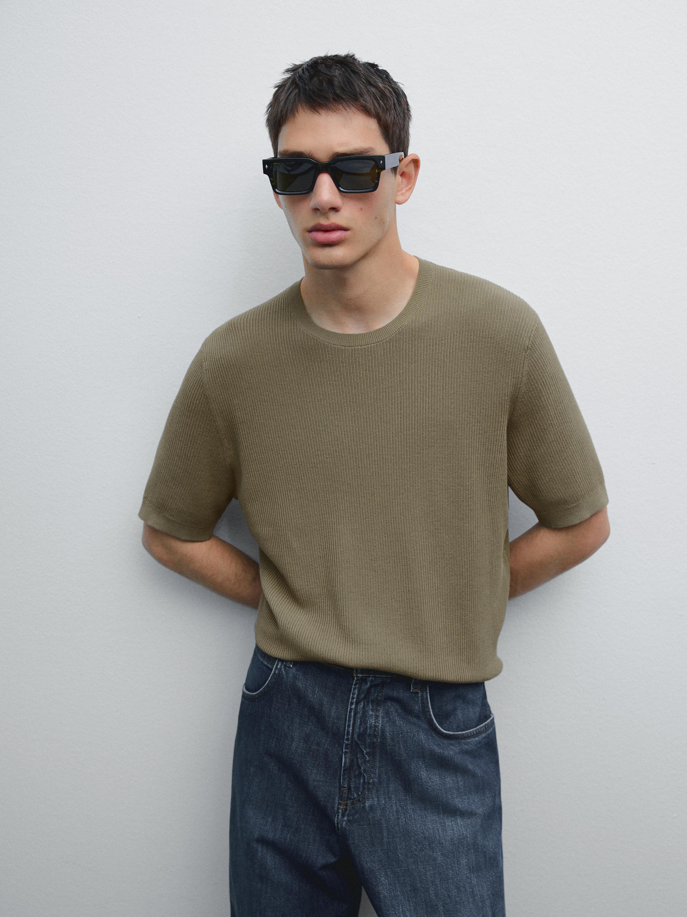Textured knit short sleeve T-shirt