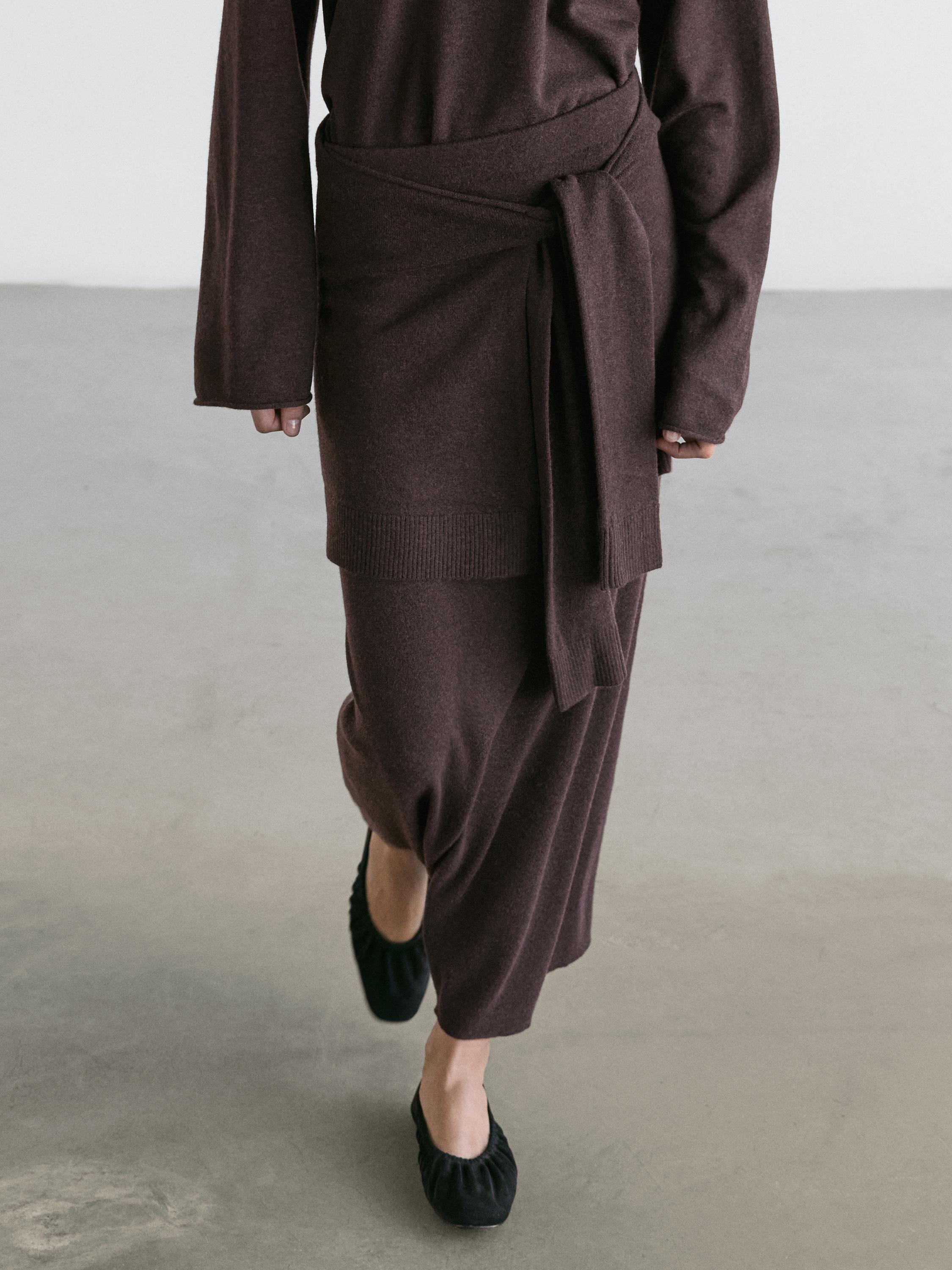 Knit skirt with knotted sleeve details — Chocolate