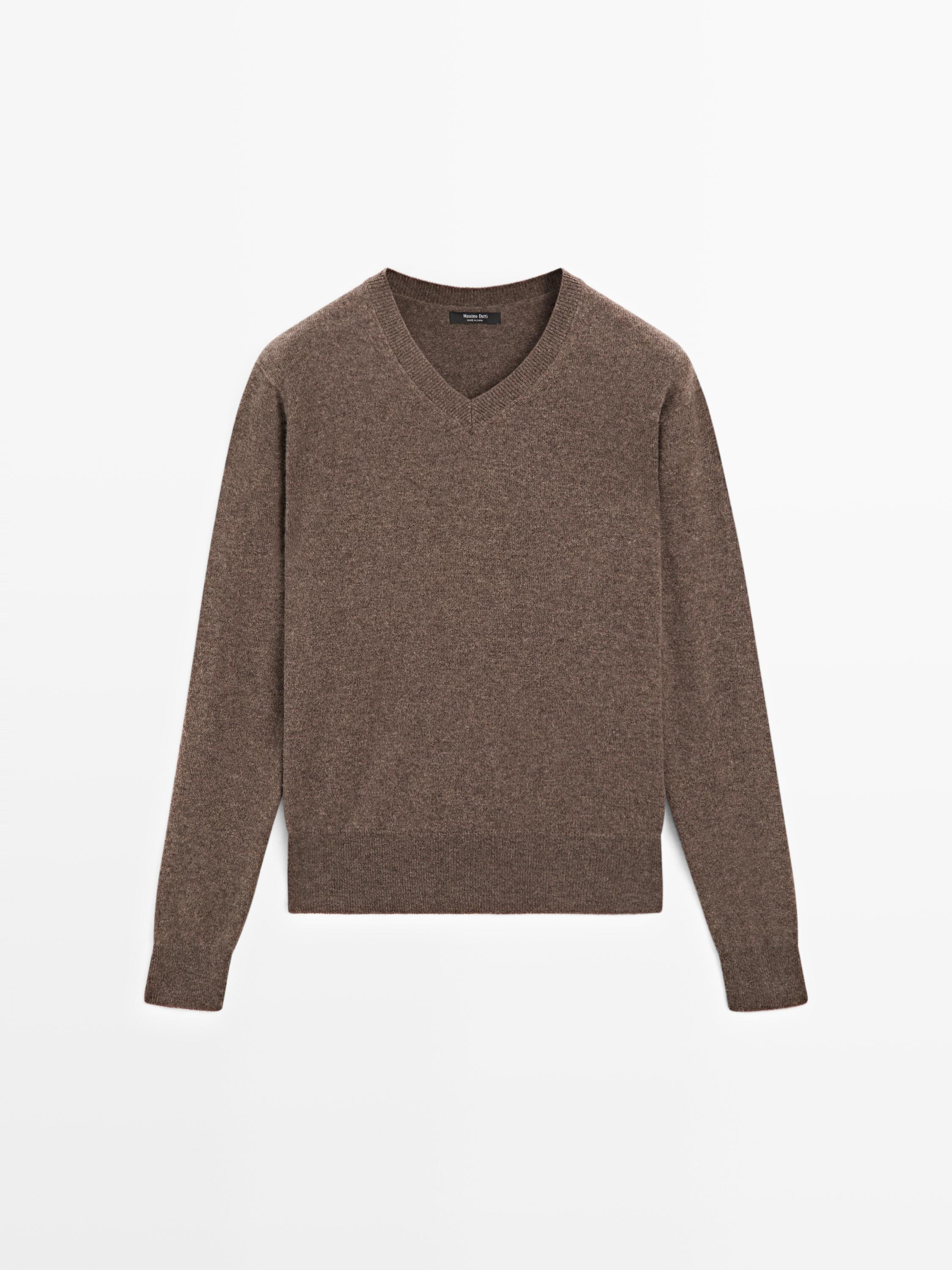 Maglia lavorata con scollo a V in misto lana