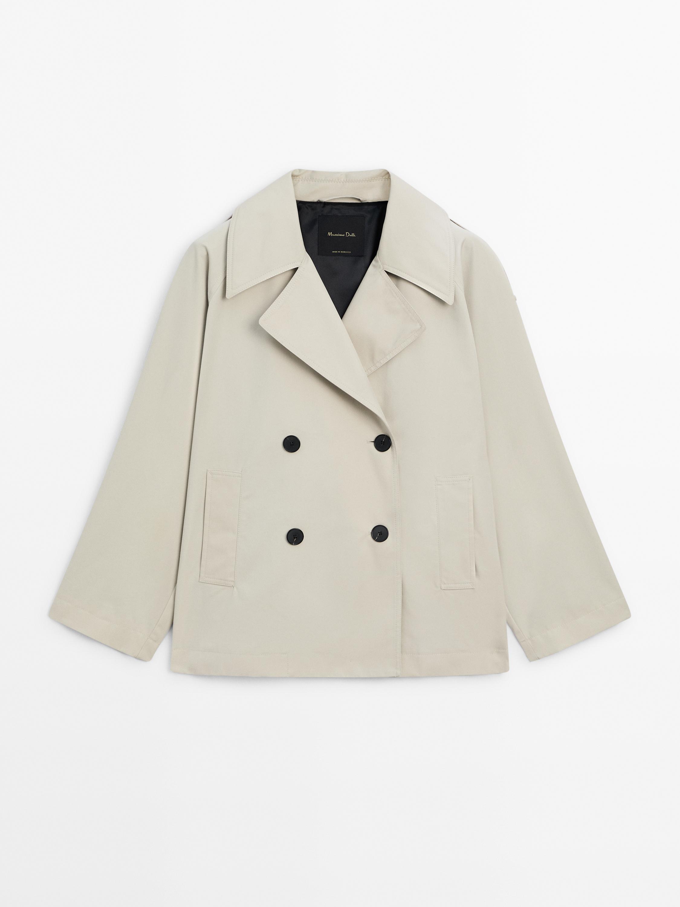 Gabardina corta pliegue espalda