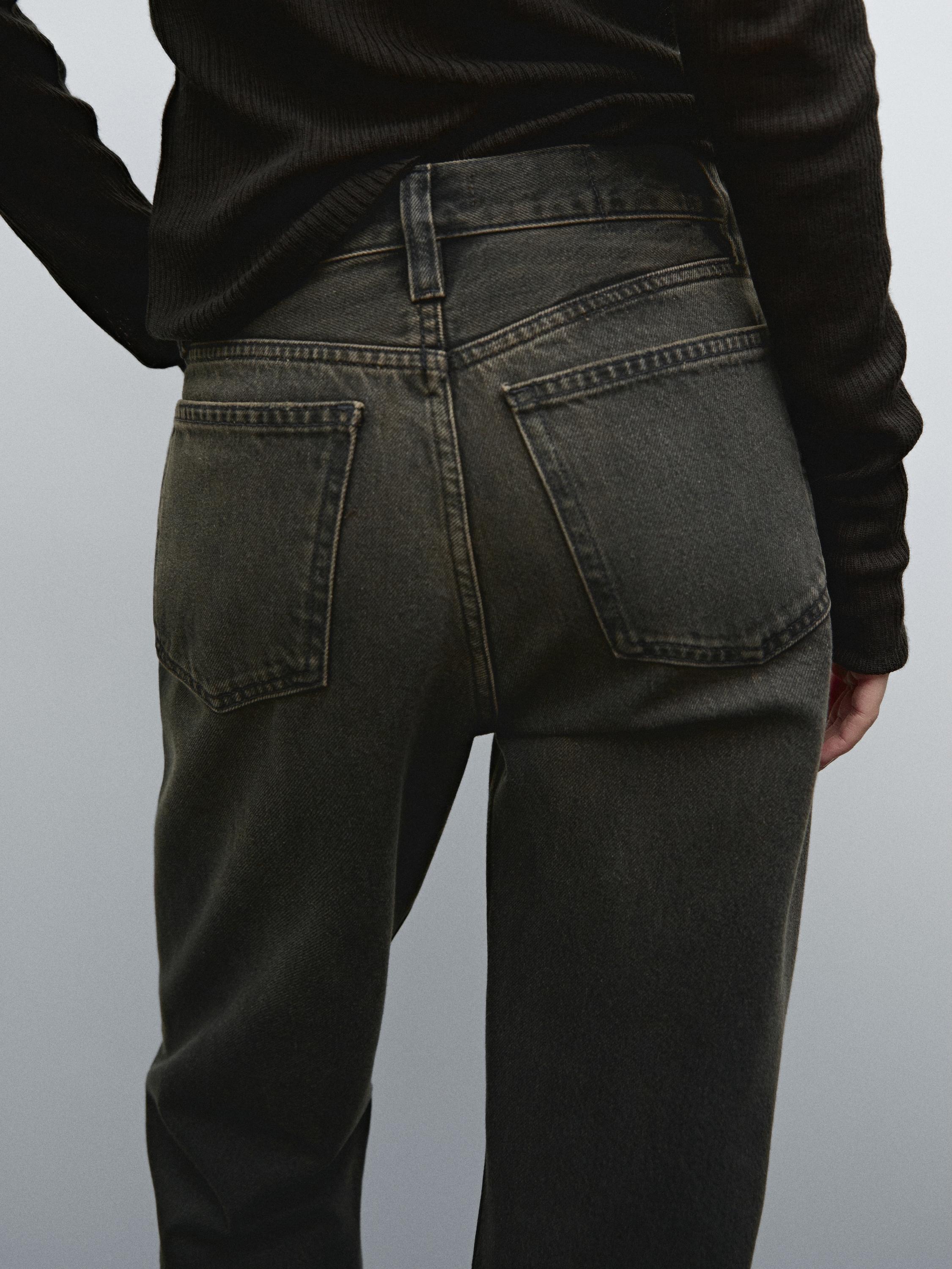 Straight-leg high-waist jeans