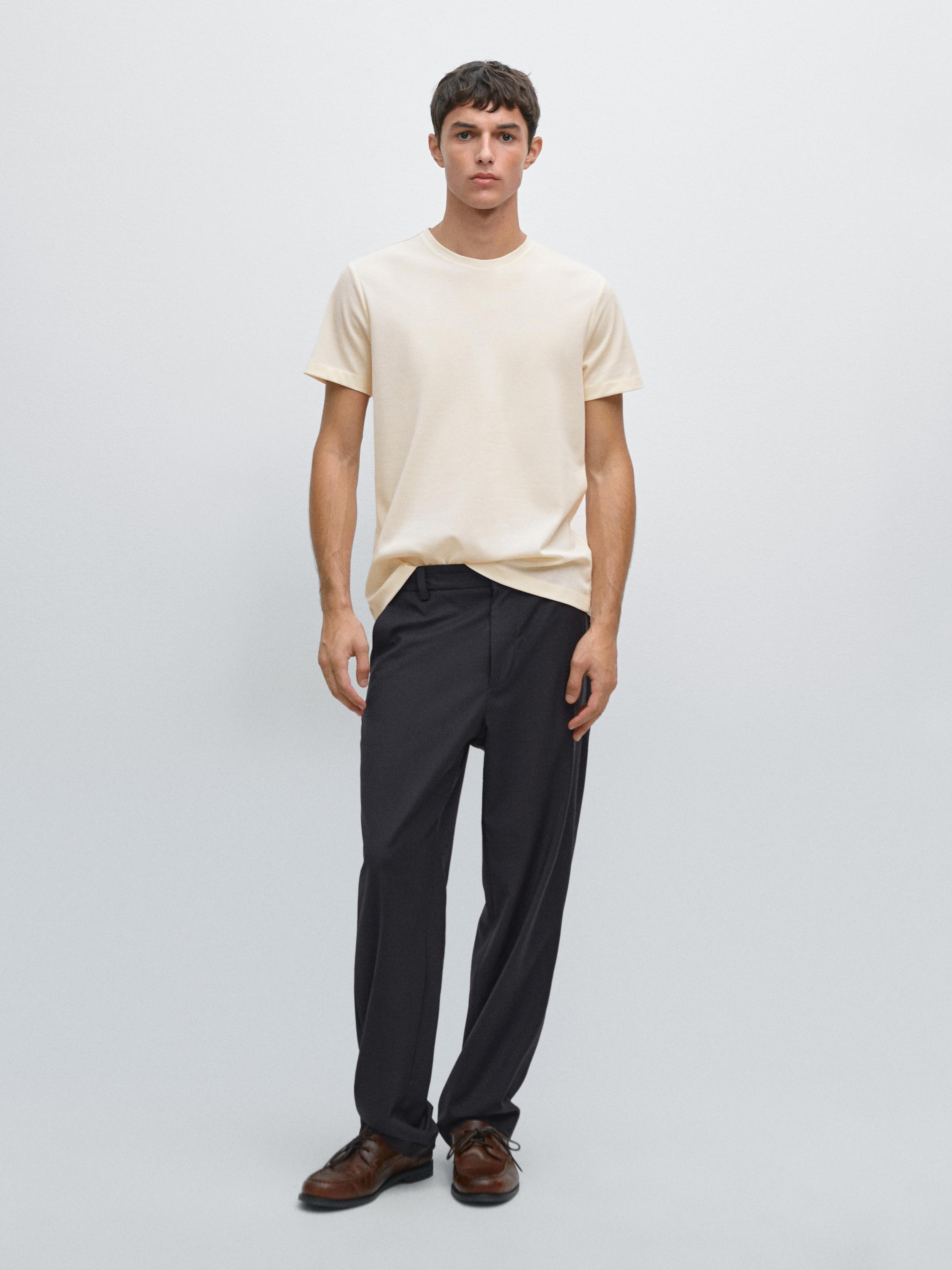 Short sleeve T-shirt with contrast seam detail