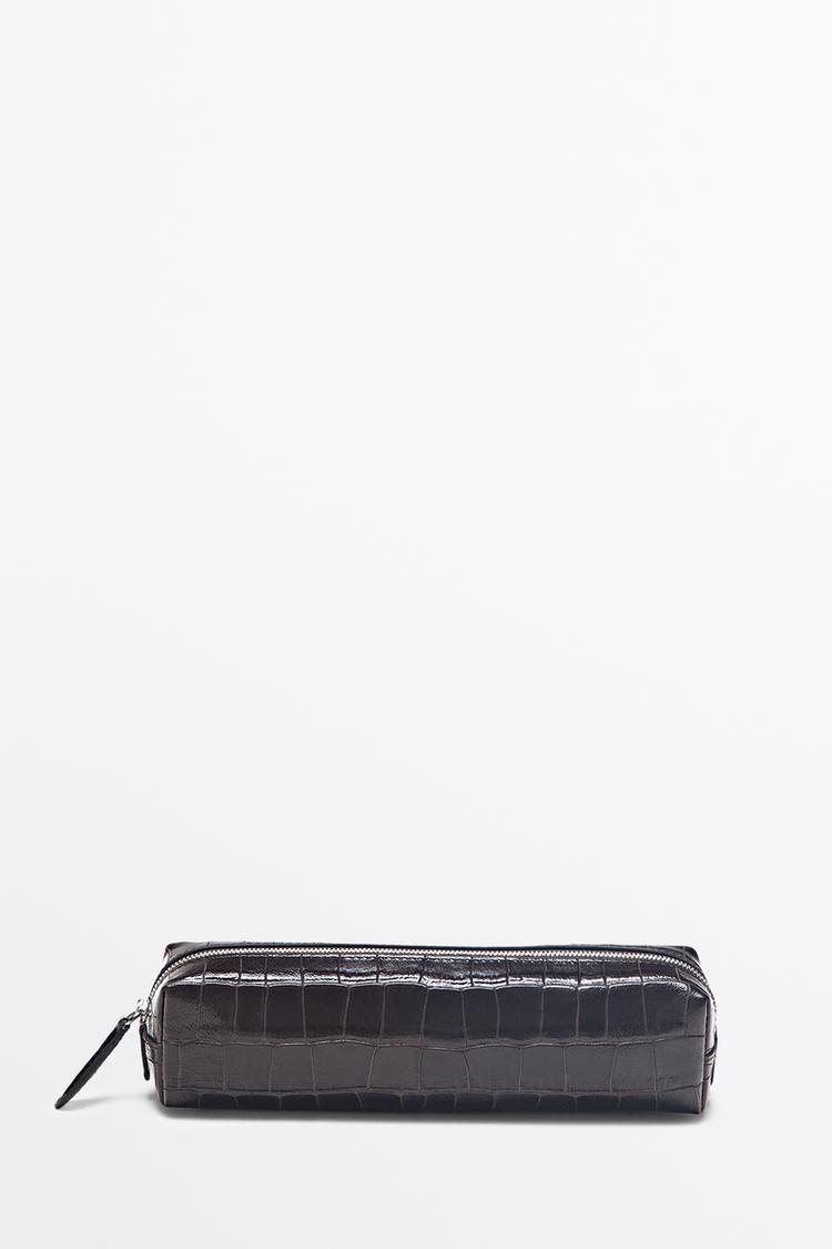 Textured leather case — BROWN