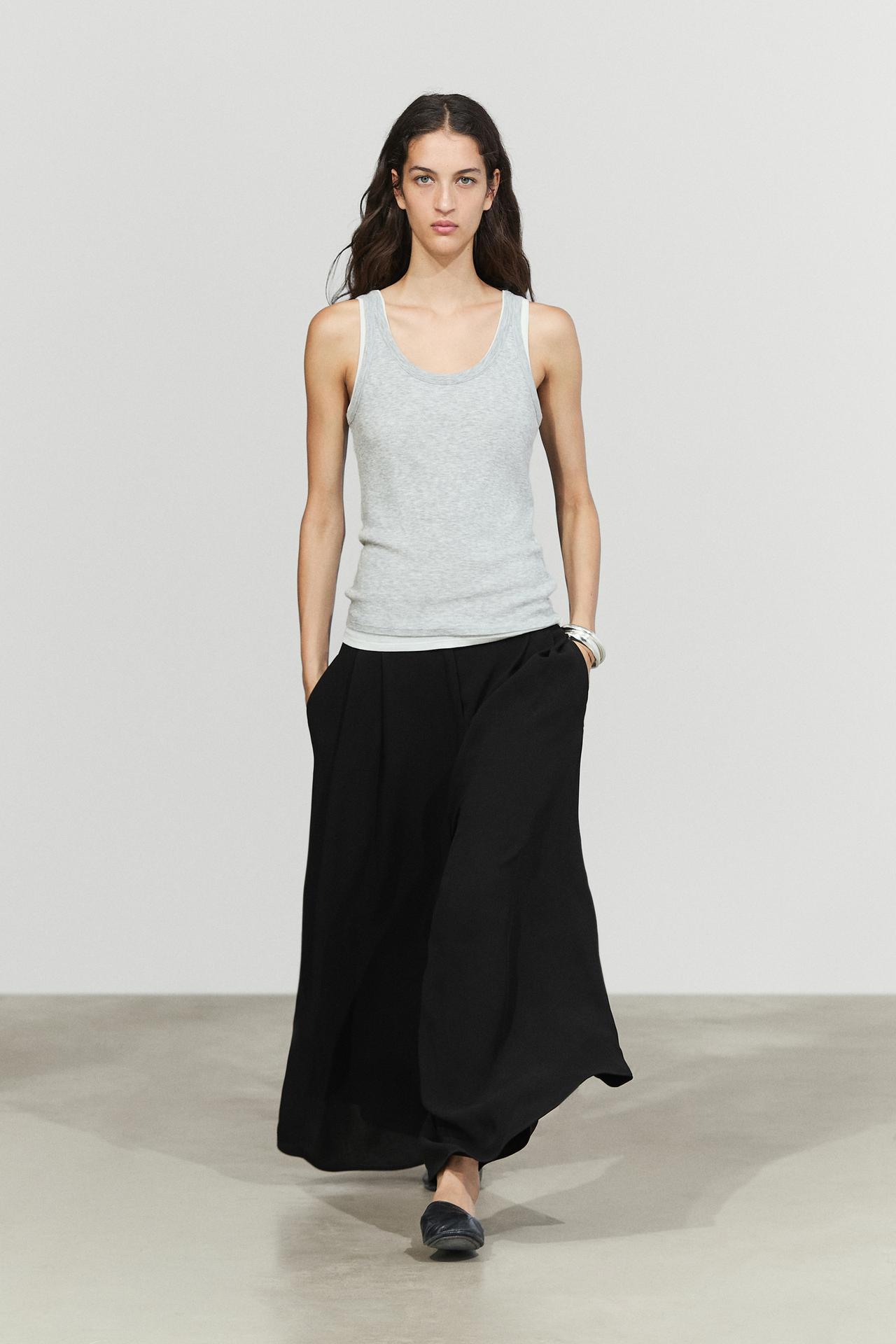 Voluminous wide-leg pleated pants — BLACK