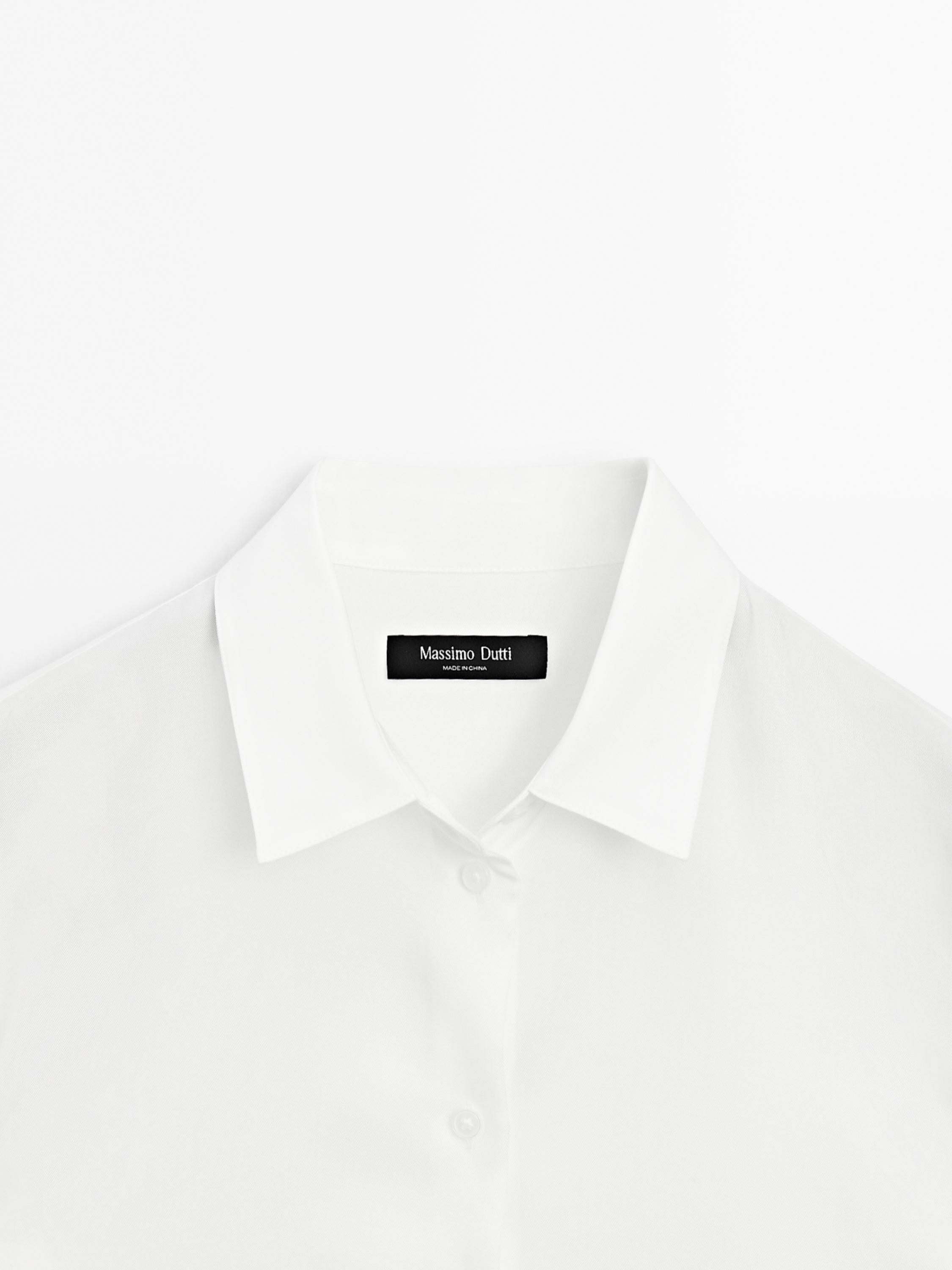 Flowing shirt with shirt collar