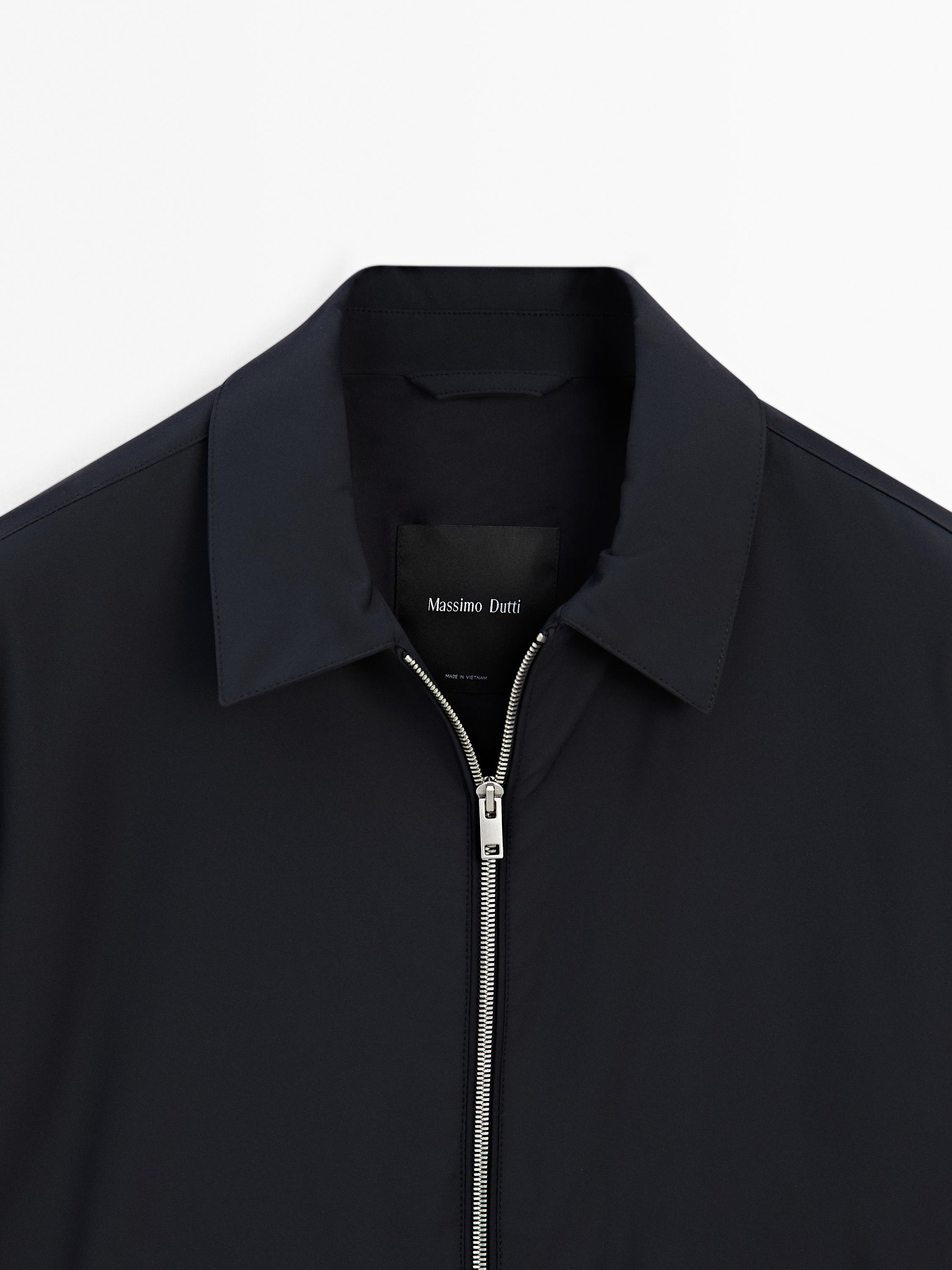 Lightweight water-repellent jacket