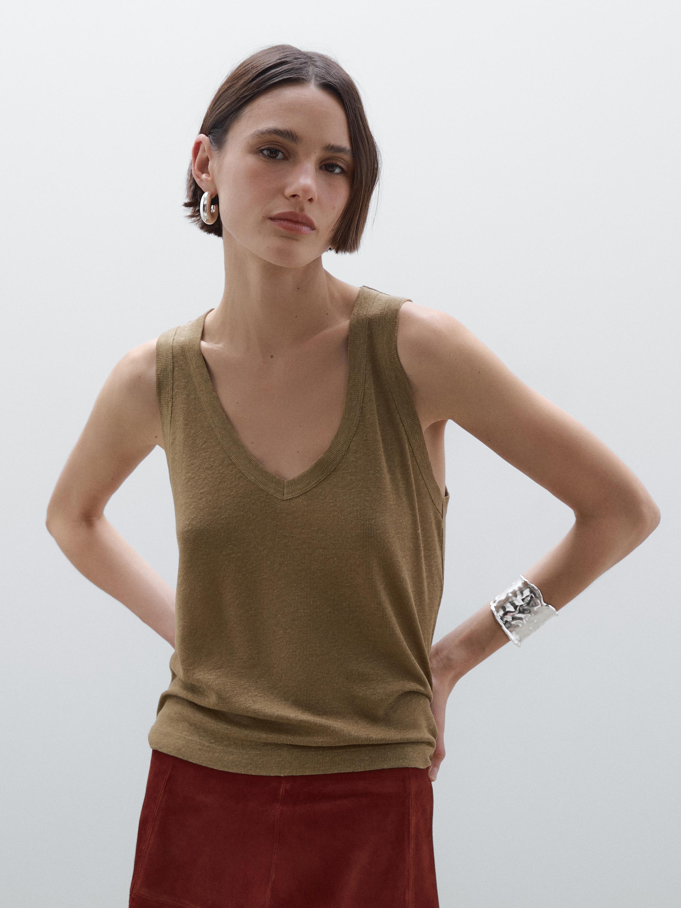 V-neck knit top 100% linen