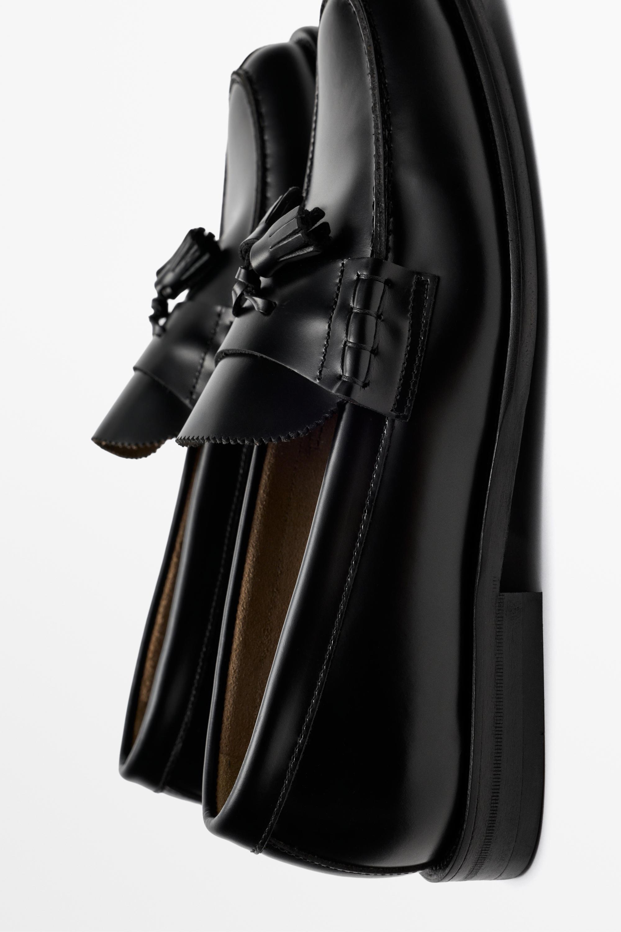 Leather tassel loafer — BLACK