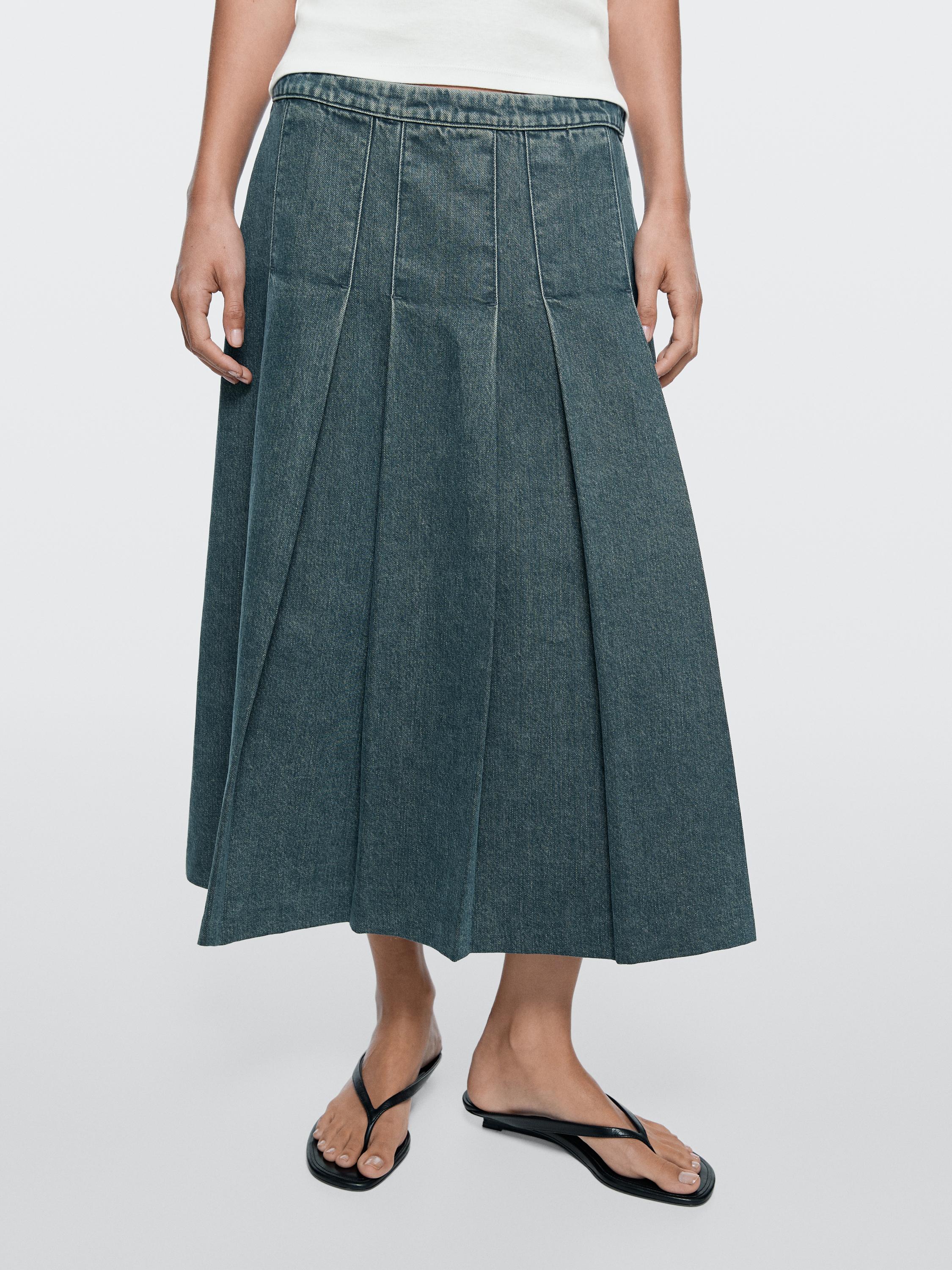 Midi skirt with box pleats