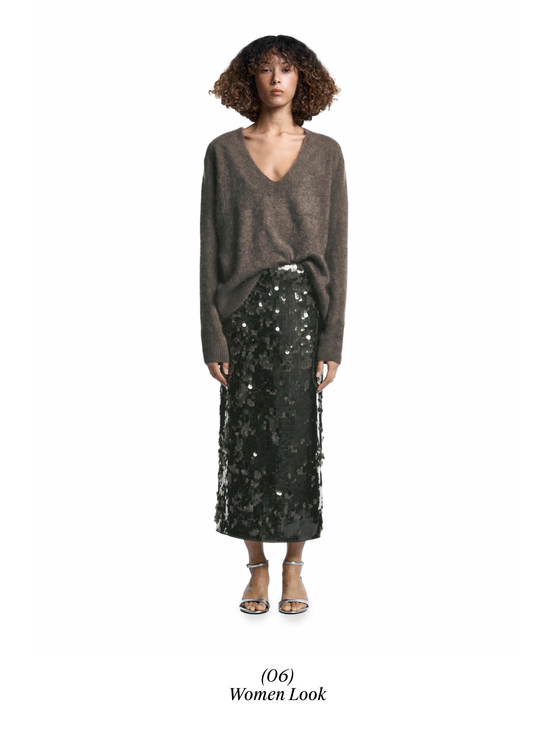 تنورة متوسطة الطول بترتر