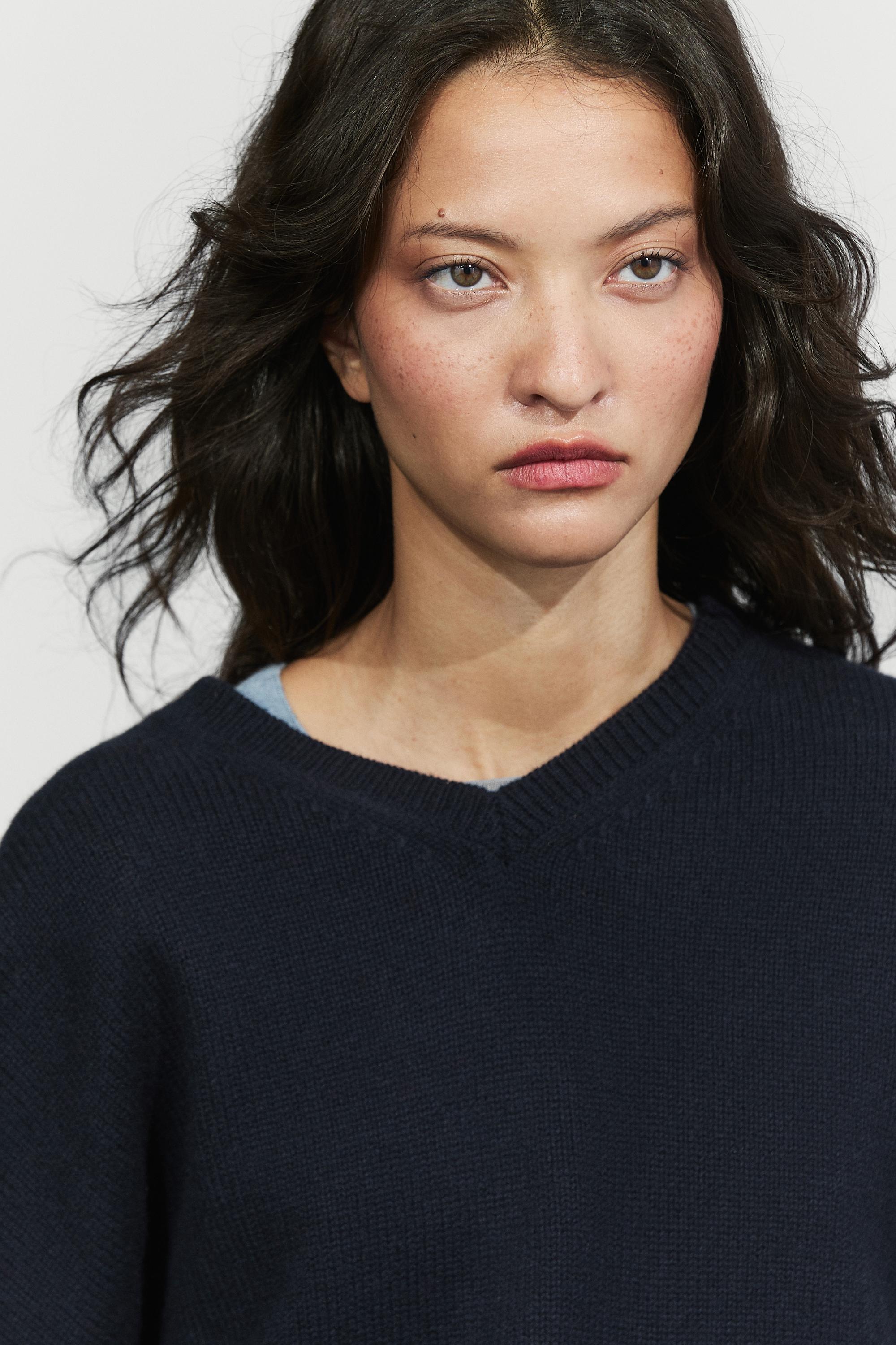 100% wool oversize knit sweater - thumbnail 5