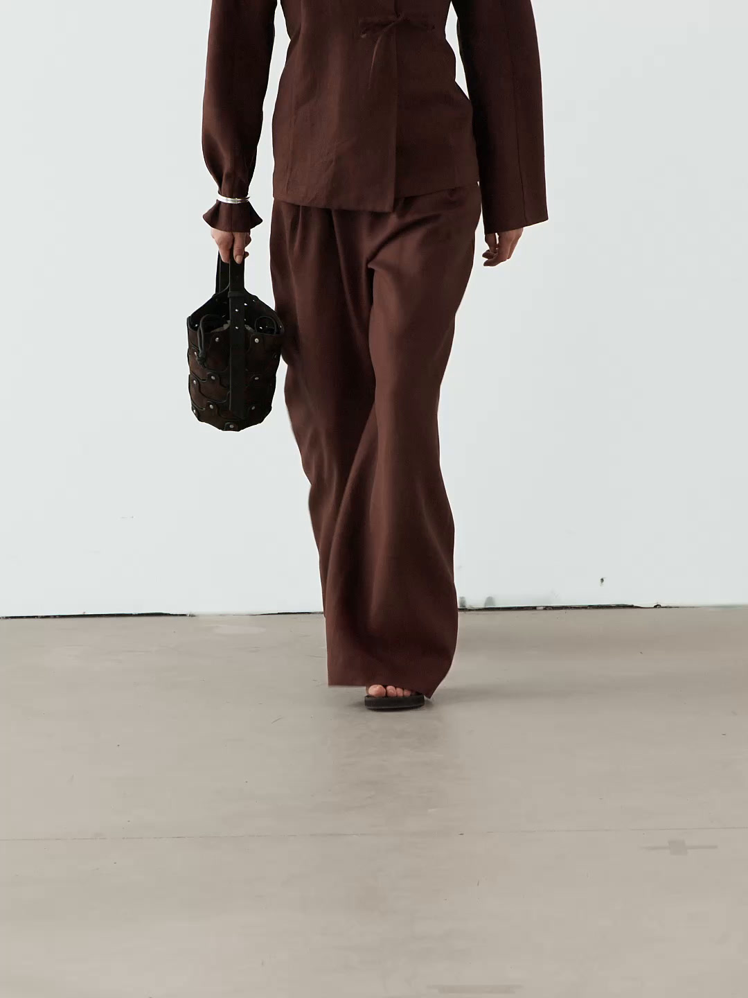 Flowing 100% linen wide-leg trousers