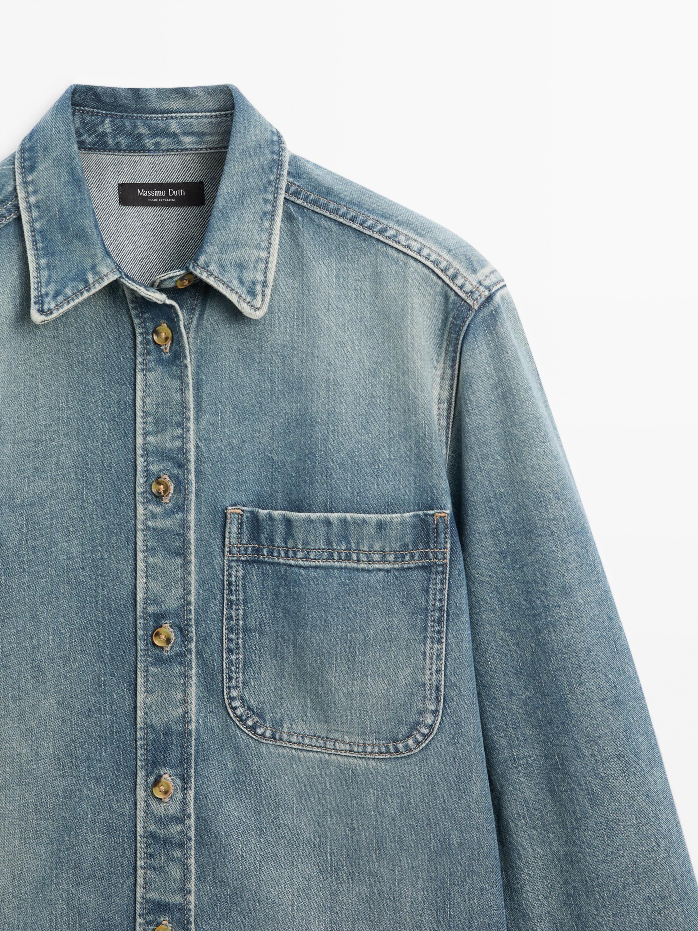 Loose-fitting denim shirt with pockets