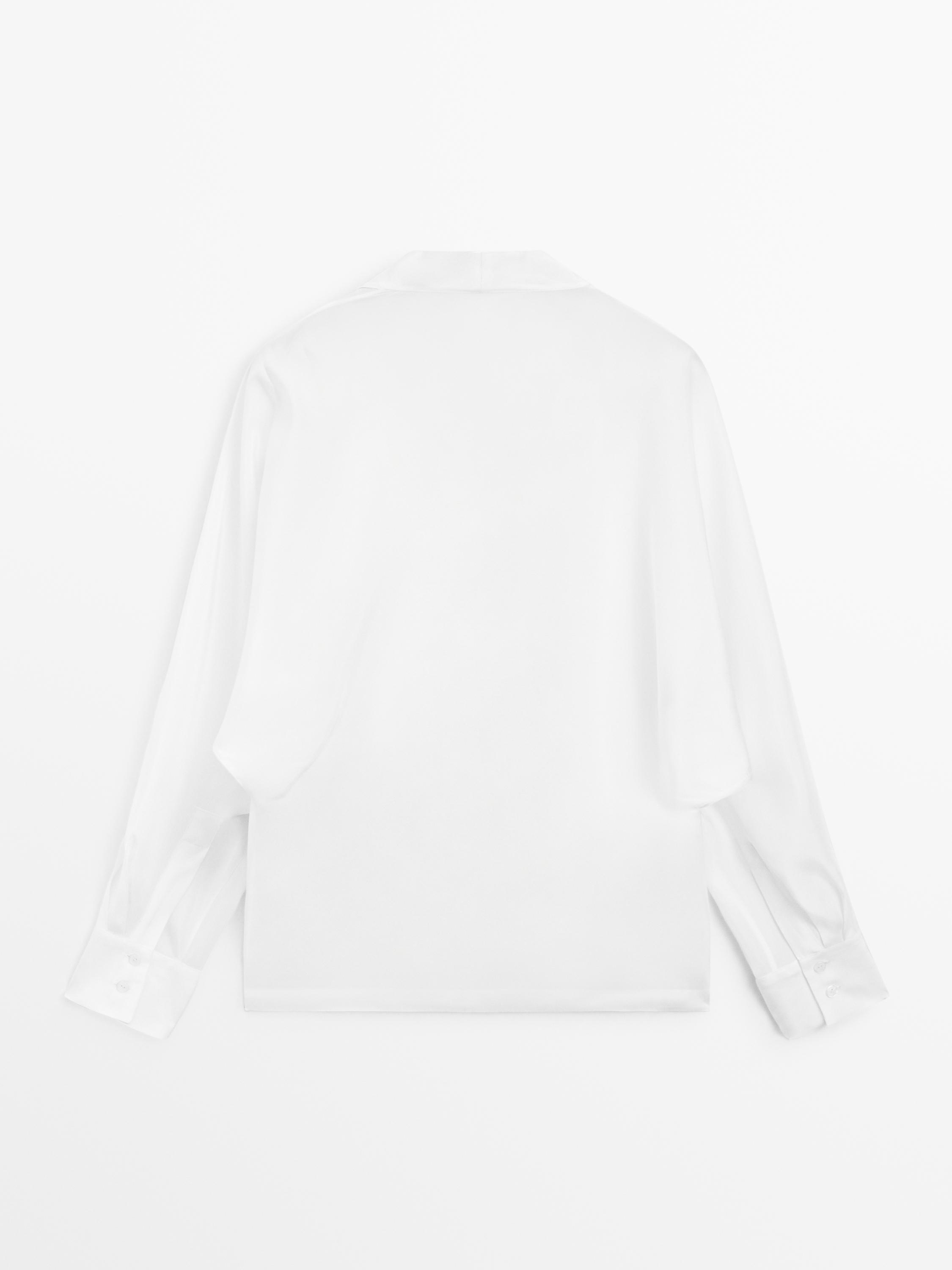 Camisa fluida detalle escote drapeado
