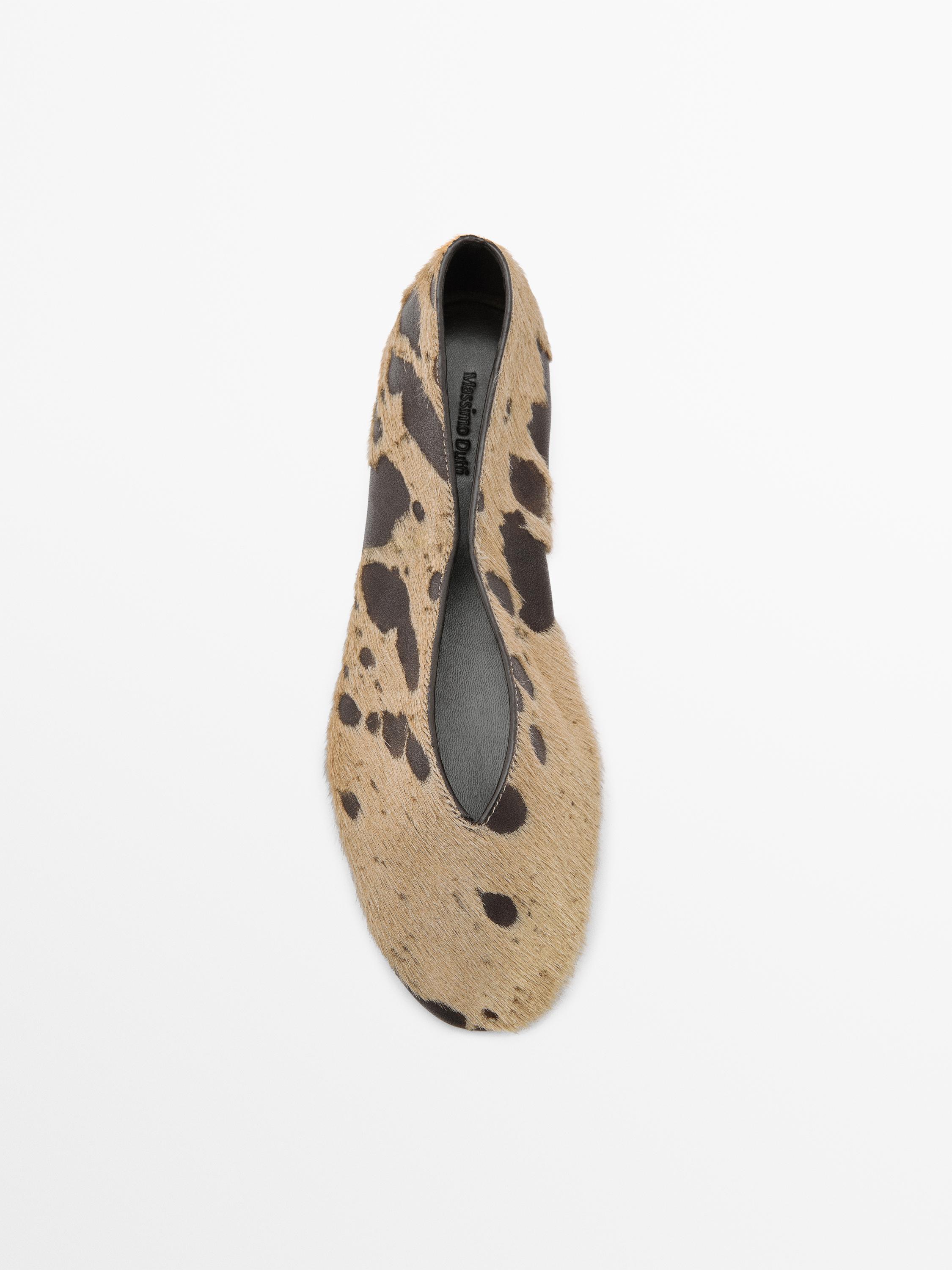 Zemas laiviņas ar zvērādas rakstu