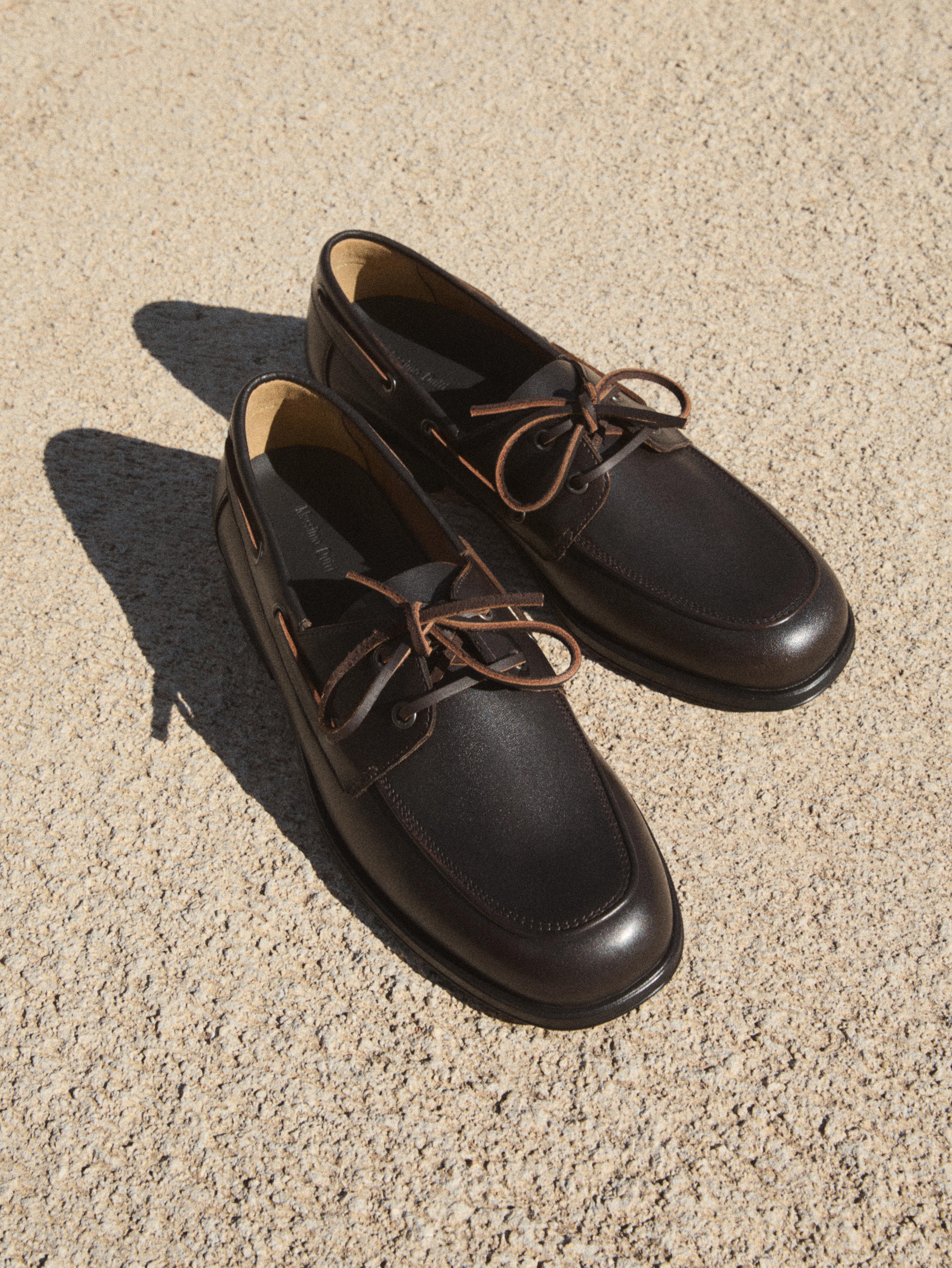 Chaussures bateau en cuir marron