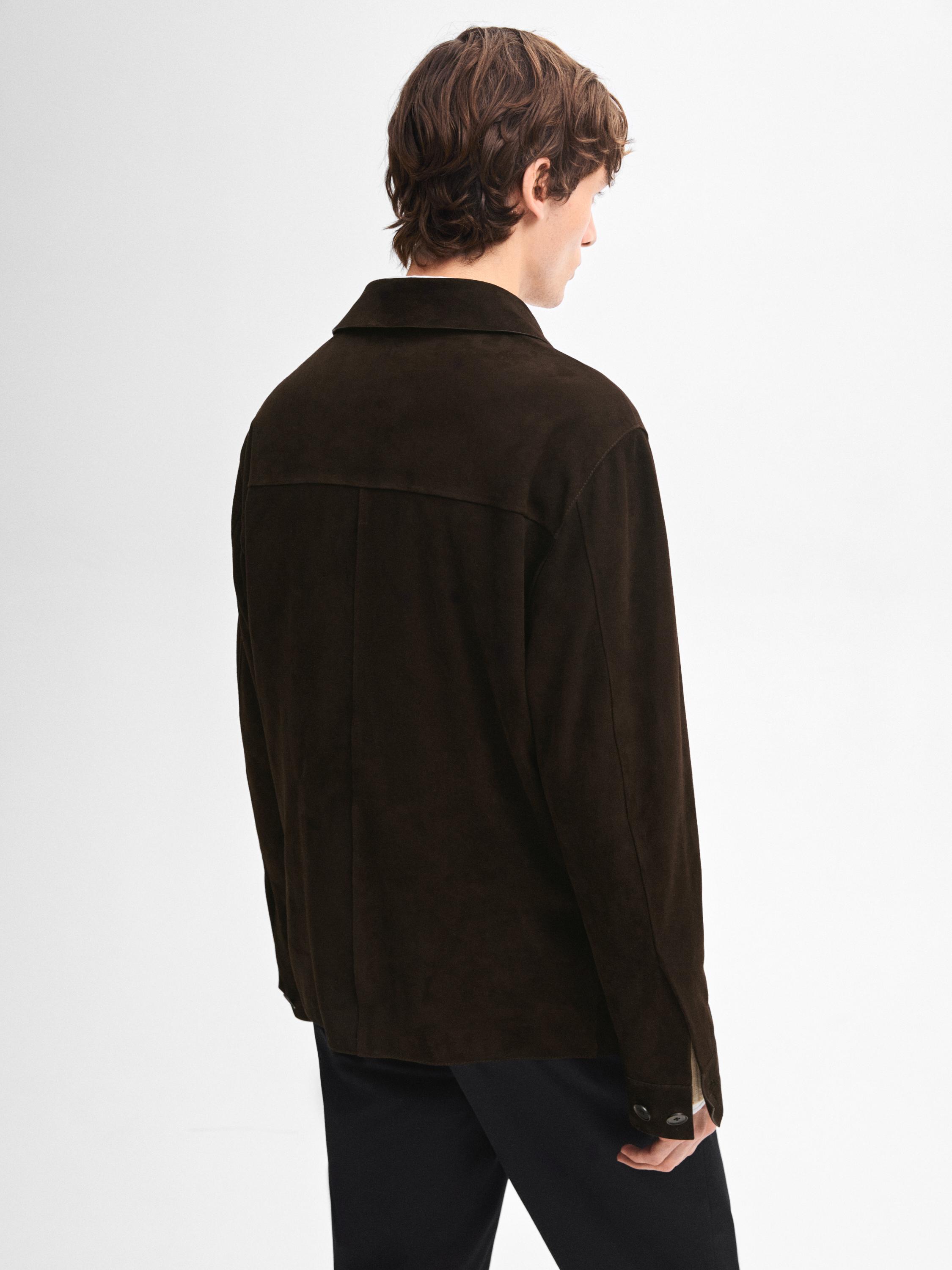 Veste avec poche plaquée en cuir finition daim