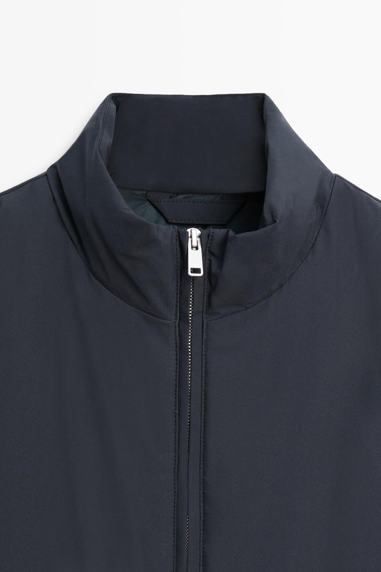 Ultra-lightweight water-repellent down gilet — NAVY BLUE